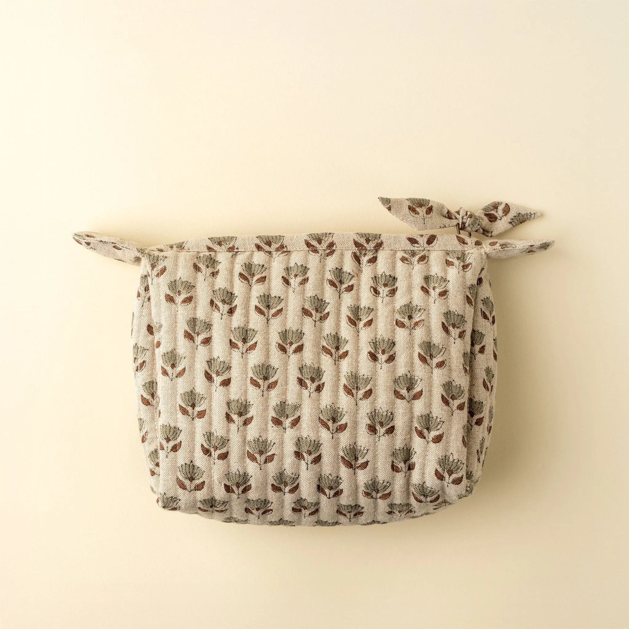 Pochette en coton matelassé, imprimé à la main au bloc de bois - 32$