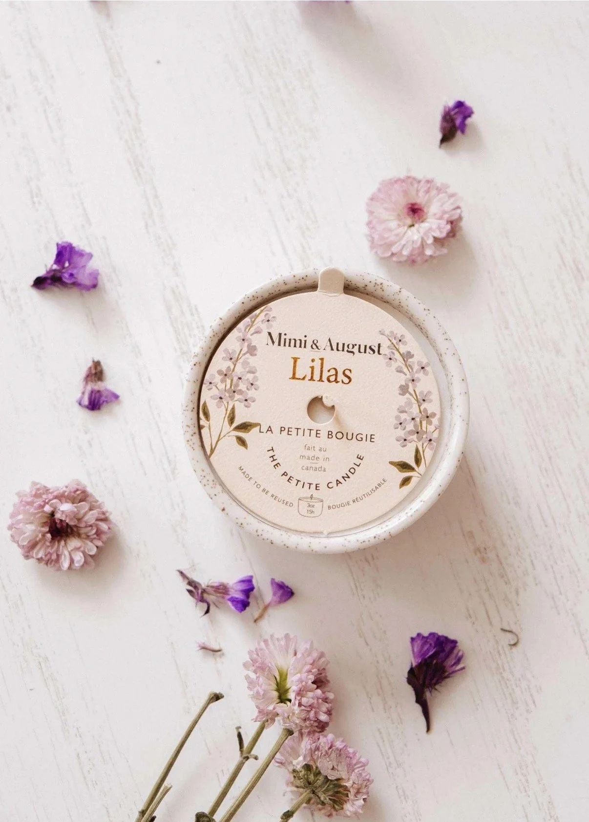 Bougie lilas dans un joli pot de céramique réutilisable- 16$