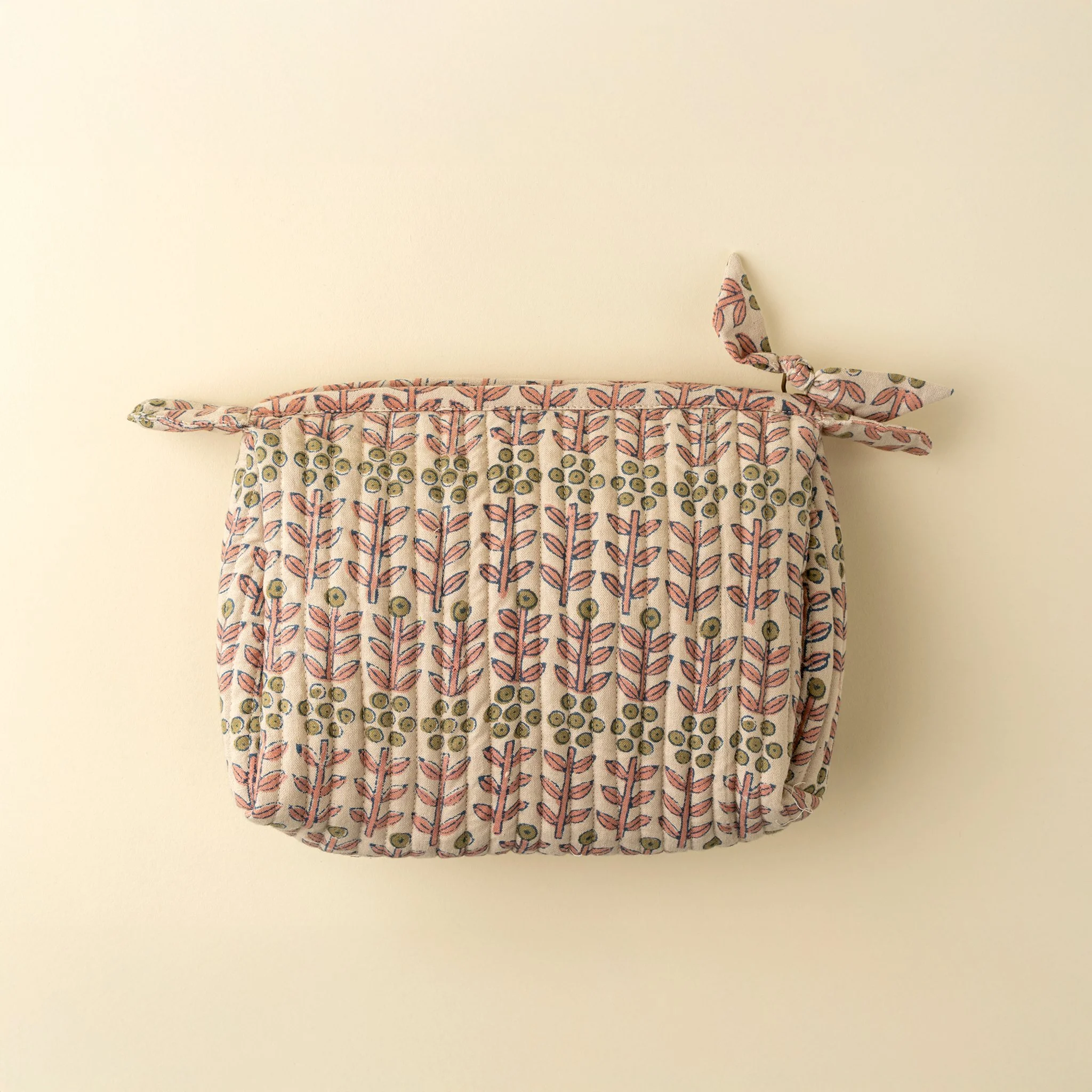 Pochette en coton matelassé, imprimé à la main au bloc de bois - 32$