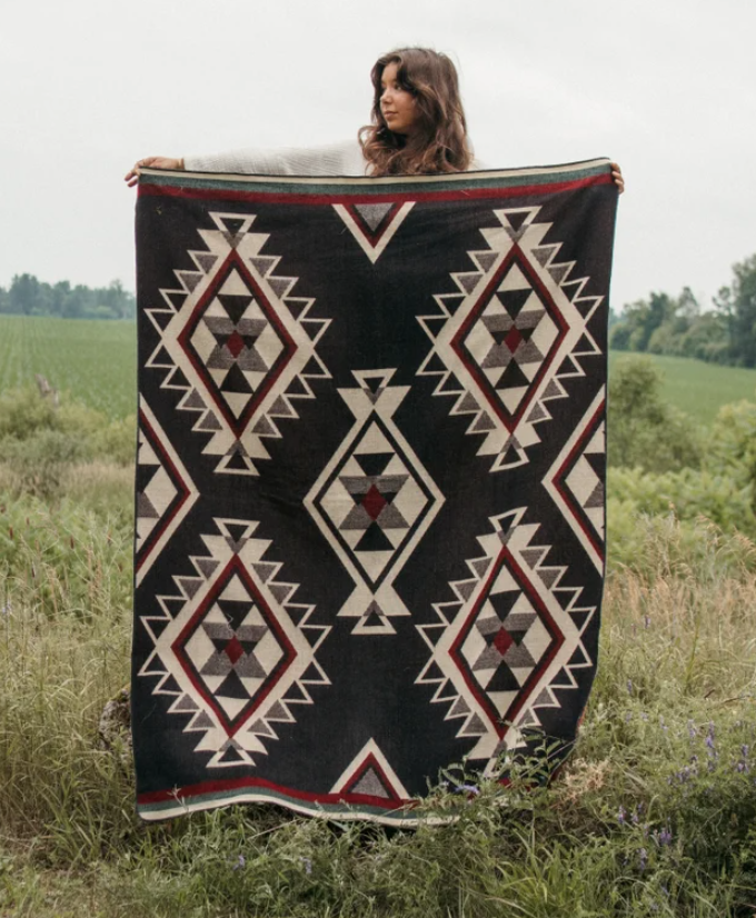 Couverture réversible en laine d'alpaga. Commerce équitable de l'Équateur - 130$