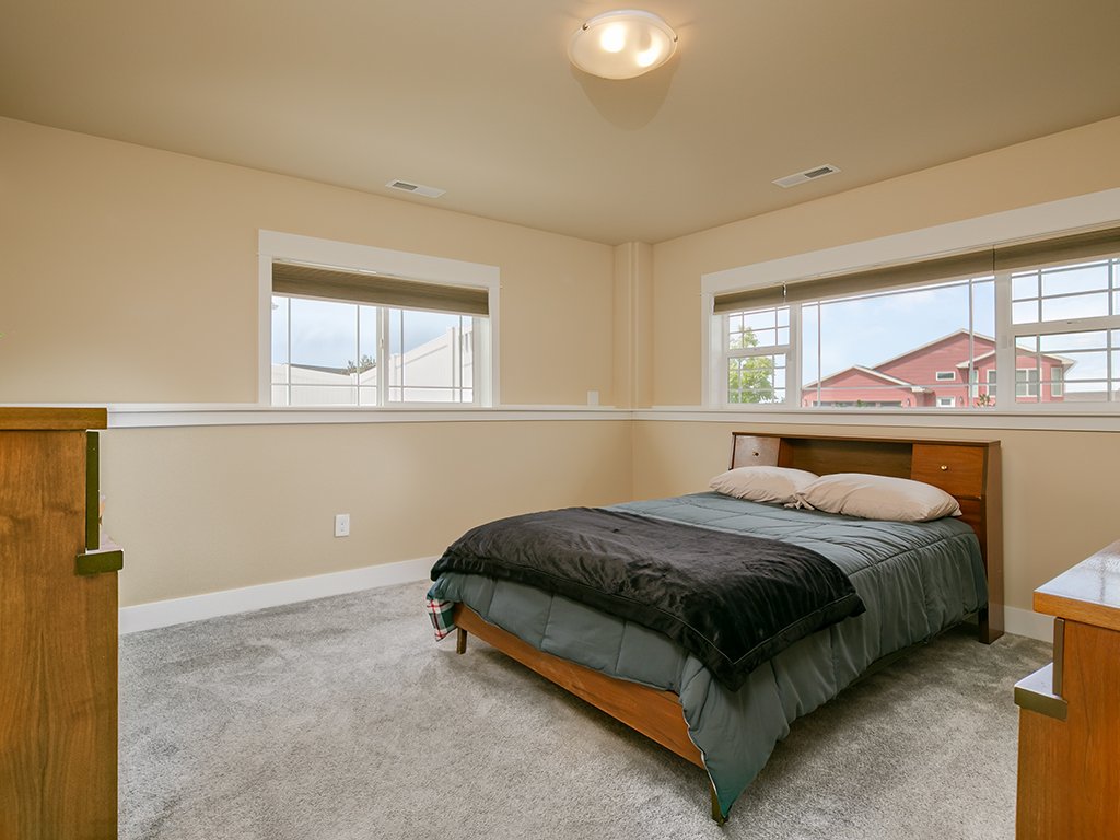 bed 3 .jpg