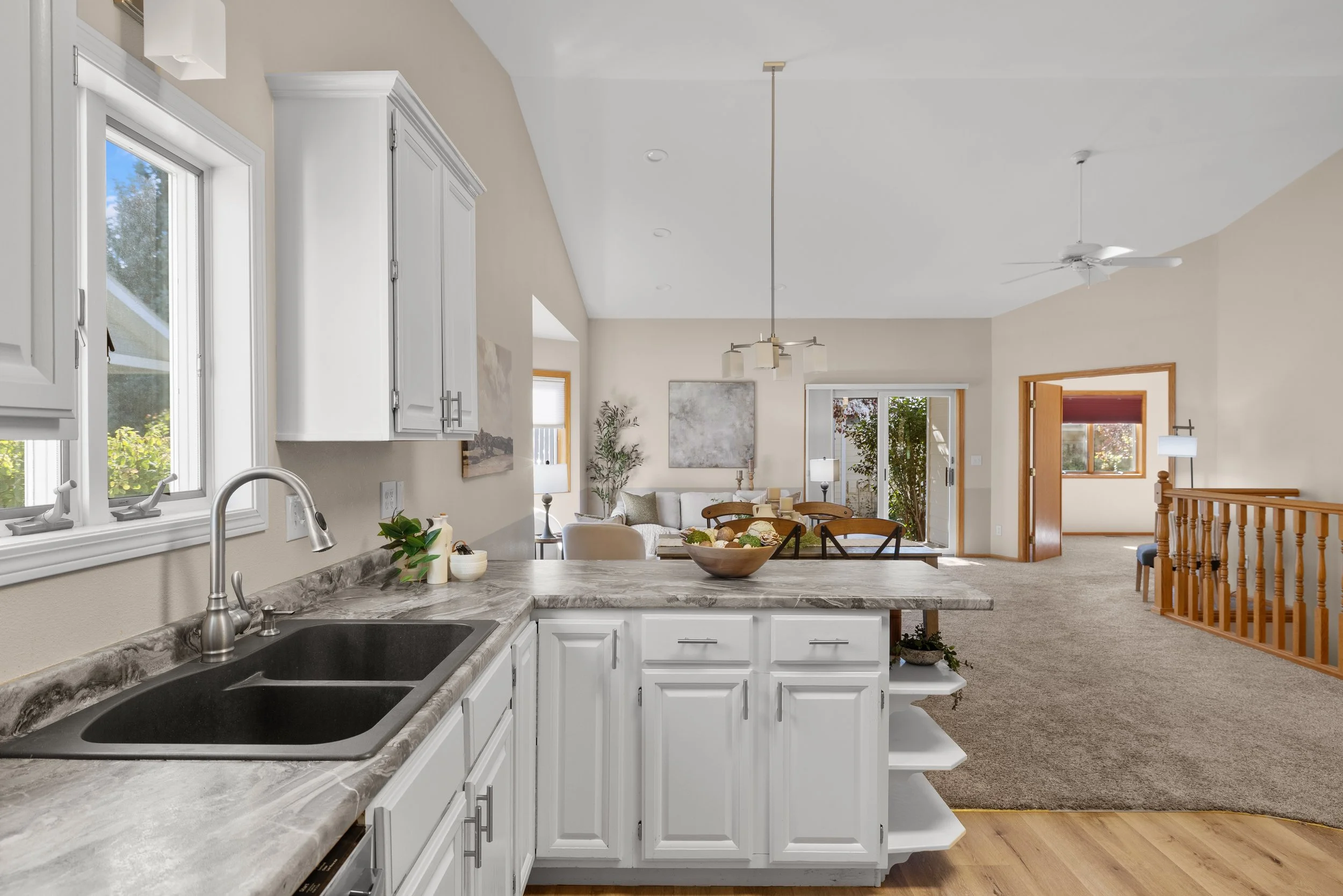kitchen 2.jpg