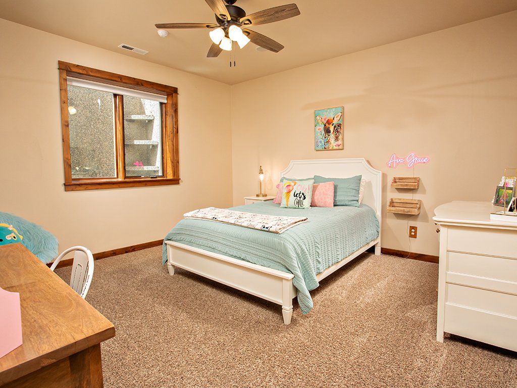 bed 4.jpg