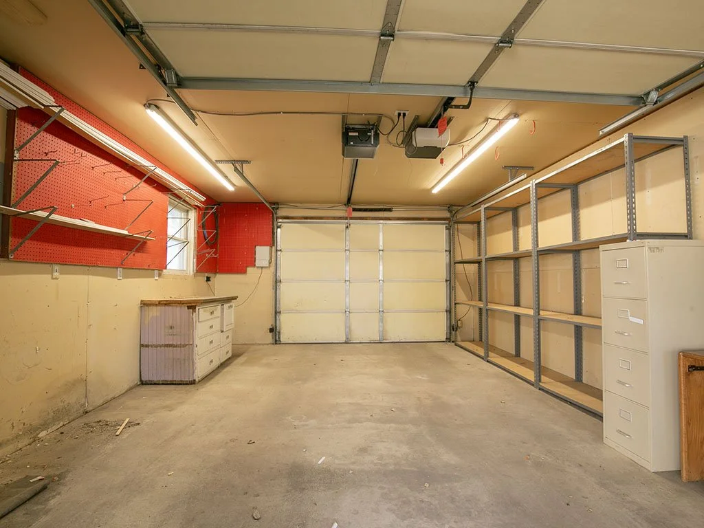garage 2.jpg