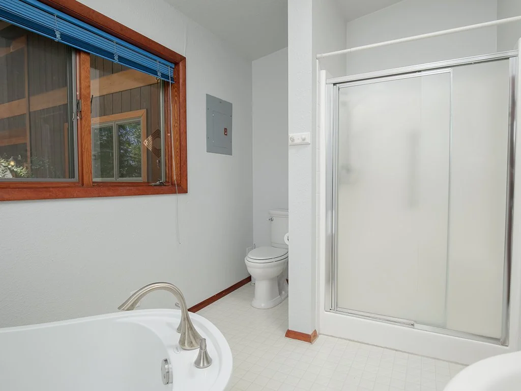 bath white 2.jpg