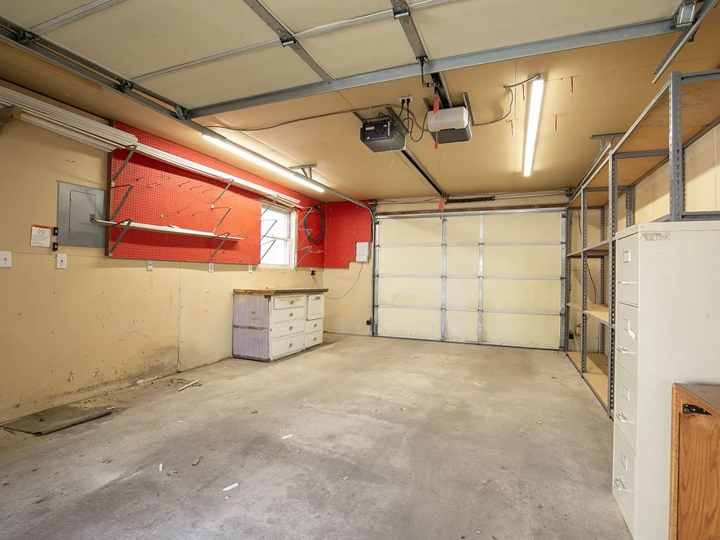 garage 3.jpg
