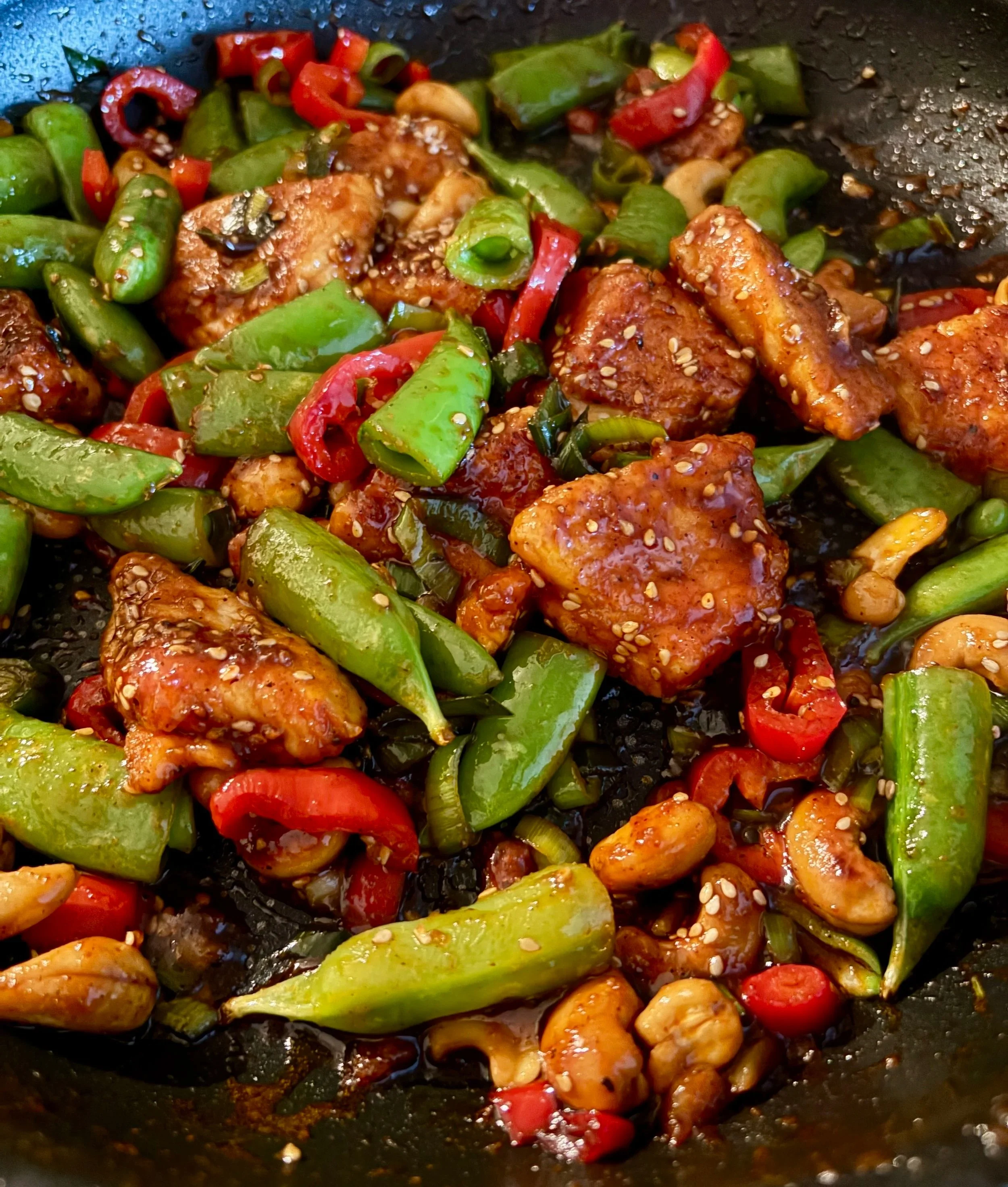 ferdiglaget kyllingwok med purre, paprika og sukkererter