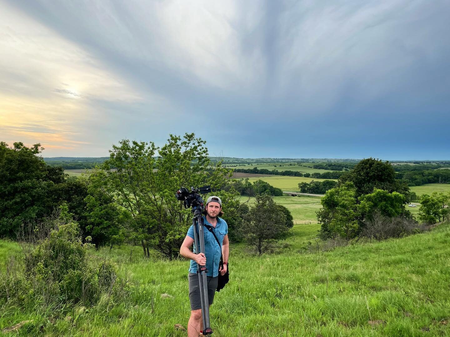 You know, just a casual hike with a full tripod... as you do... 🥴😅 #setlyfe

📸 @andreymikityuk