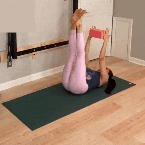 Top 3 Ways to Use a Resistance Band in Yoga 