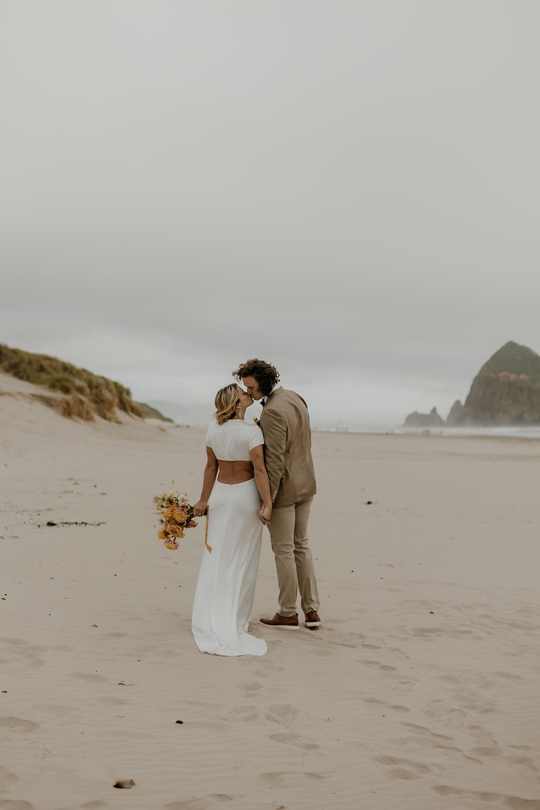 The-Label-Bride-TRINITY-Cannon-Beach-Elopement-23.jpg