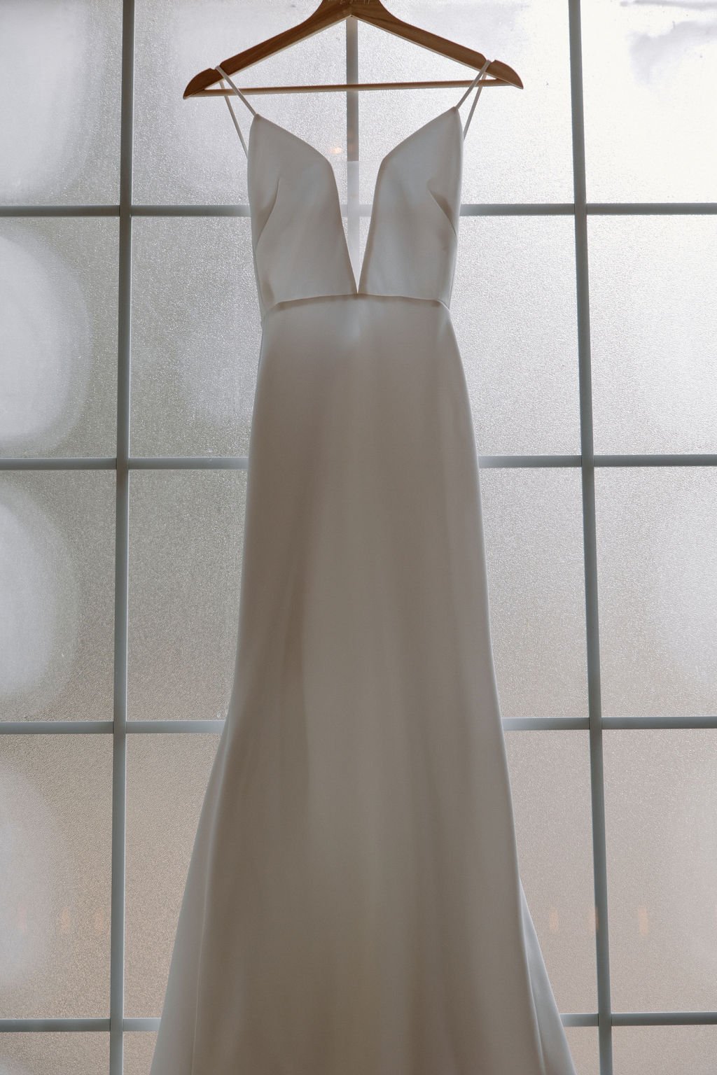 The-Label-Bride-Tennyson-Wedding-Dress-Erica-and-Ryan-04.jpg