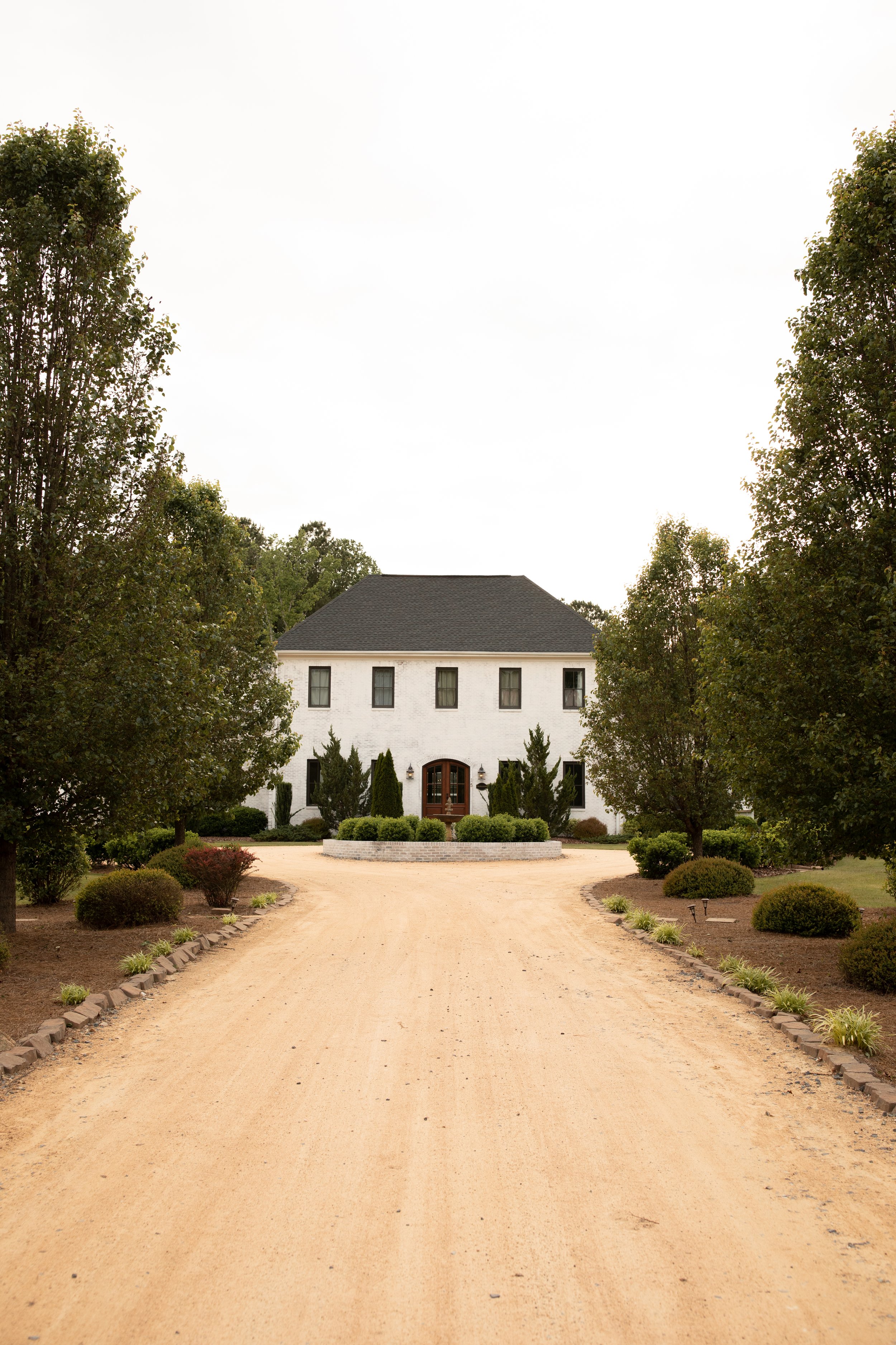 the bradford in north carolina is a romantic wedding venue.