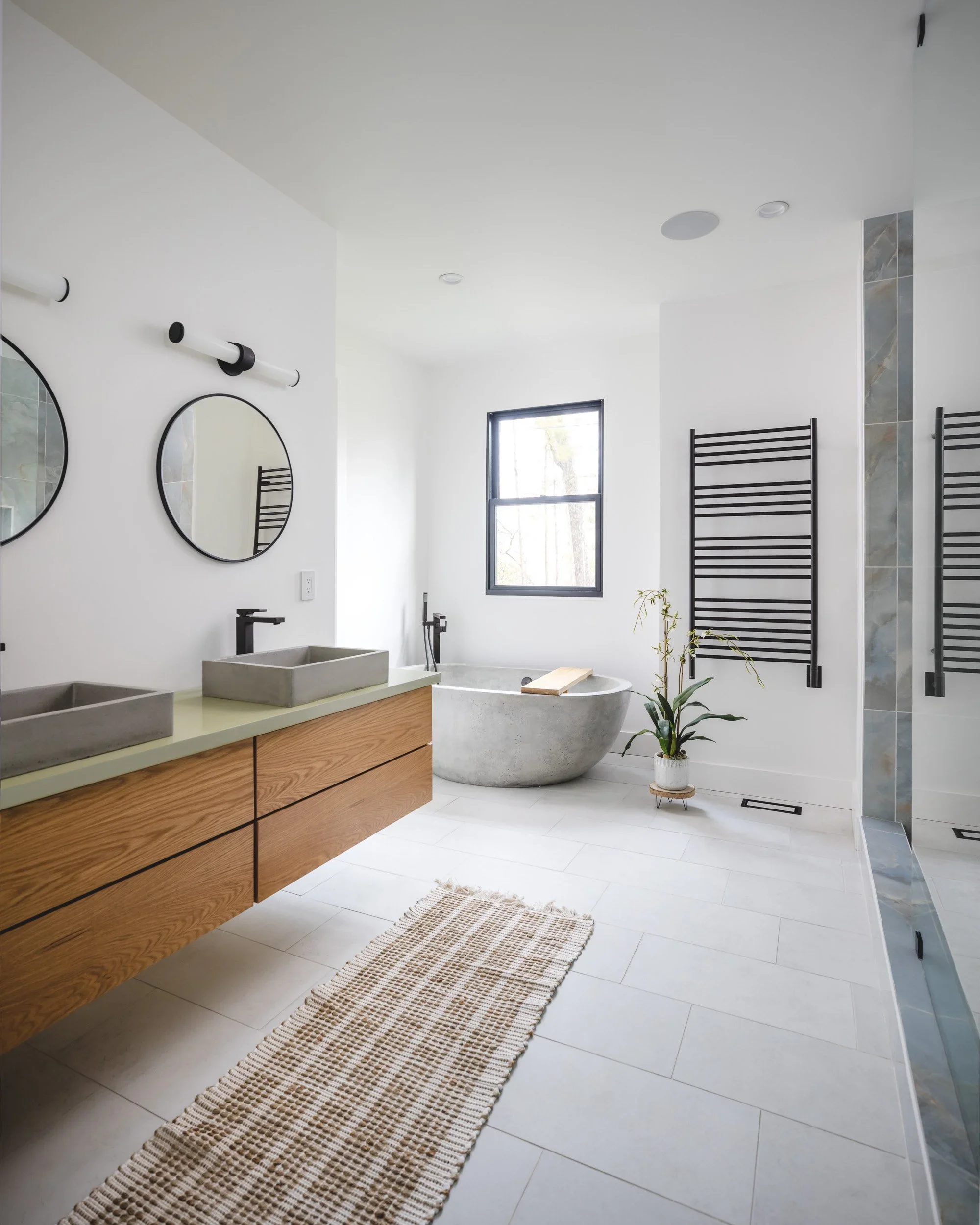 bathroom-modern-minimalist-hancock-park-los-angeles-interior-design.webp