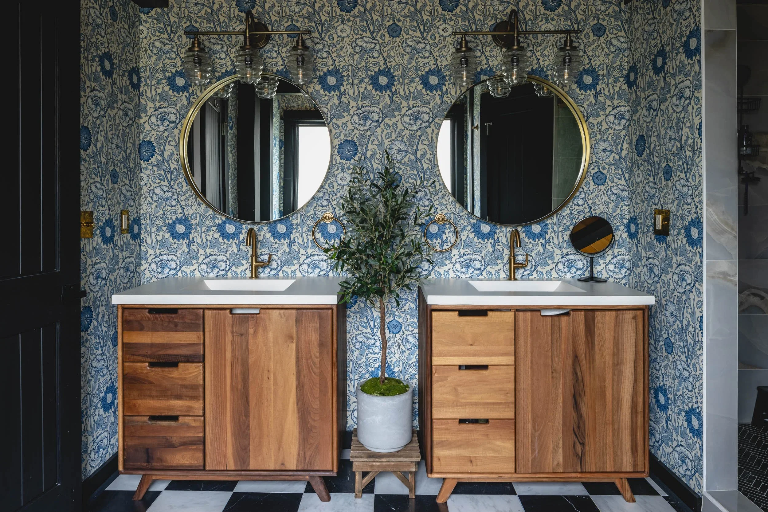 bathroom-eclectic-modern-pacific-palisades.webp