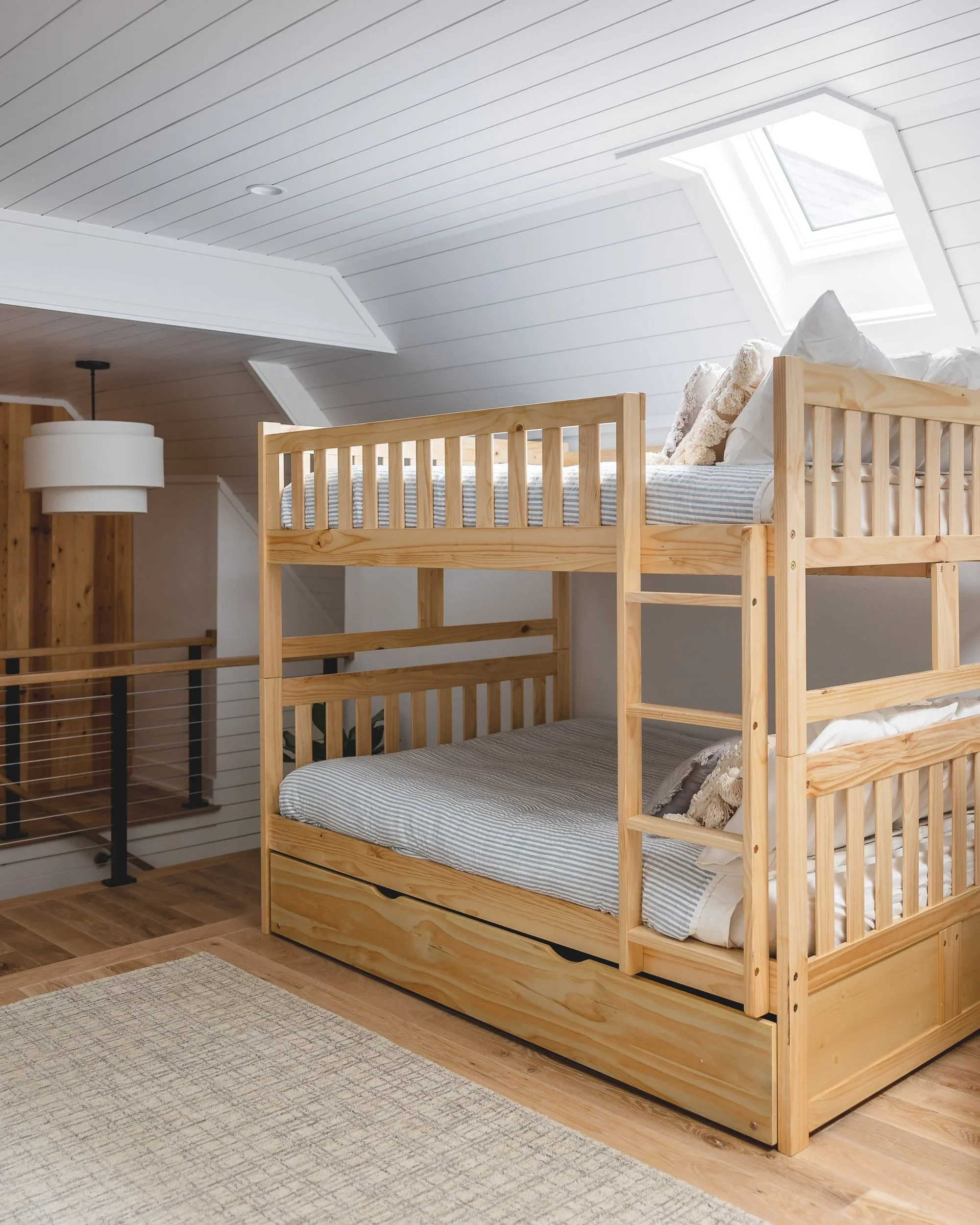 bunk-room-scandinavian-rustic-malibu-home.webp