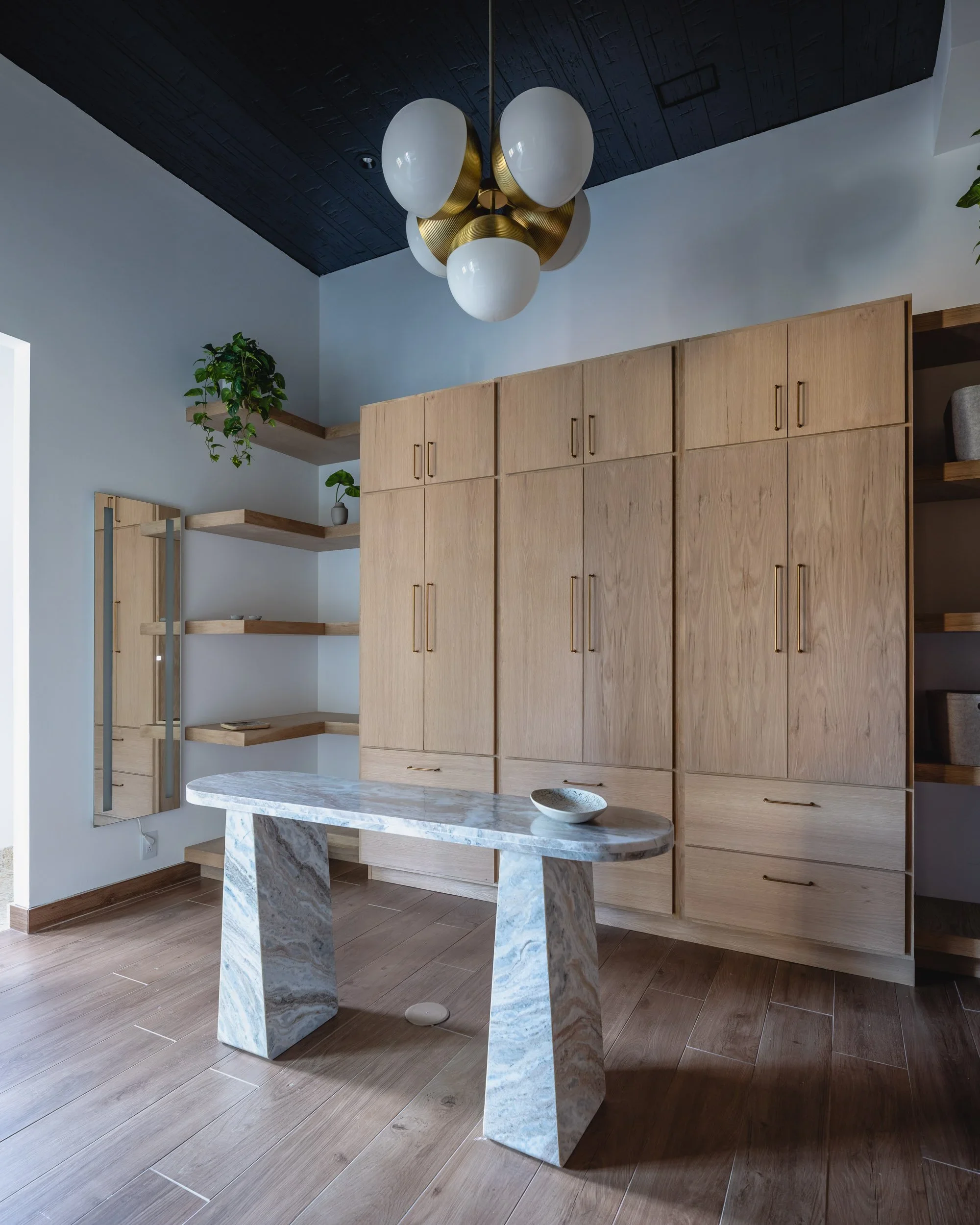 closet-organic-modern-brentwood-los-angeles-luxury-interior-design.webp