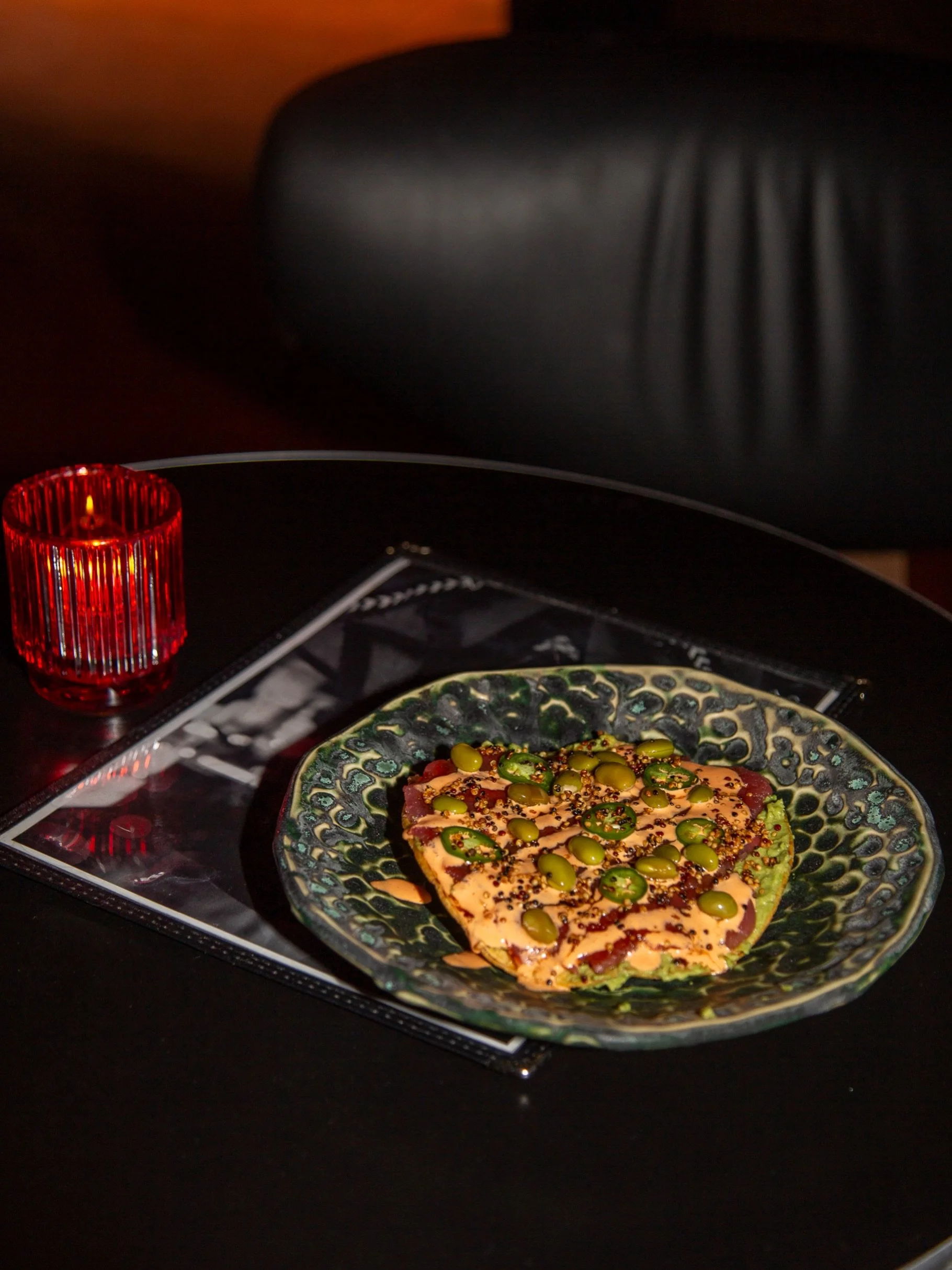Blue Plate Special: Tuna Tostada. 🍽️

Marinated tuna, avocado pur&eacute;e, spicy mayo, edamame, serrano peppers, and crispy quinoa.

Available all of September.
