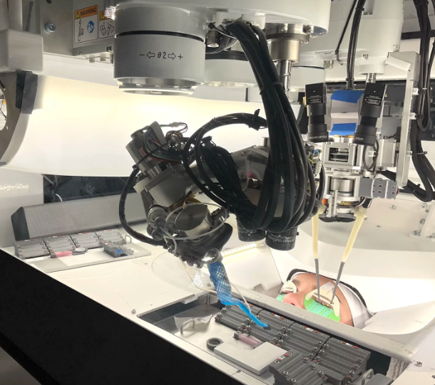 I Got Eyelash Extensions Done by a Huge Robot, and Here's How It Truly Went Down