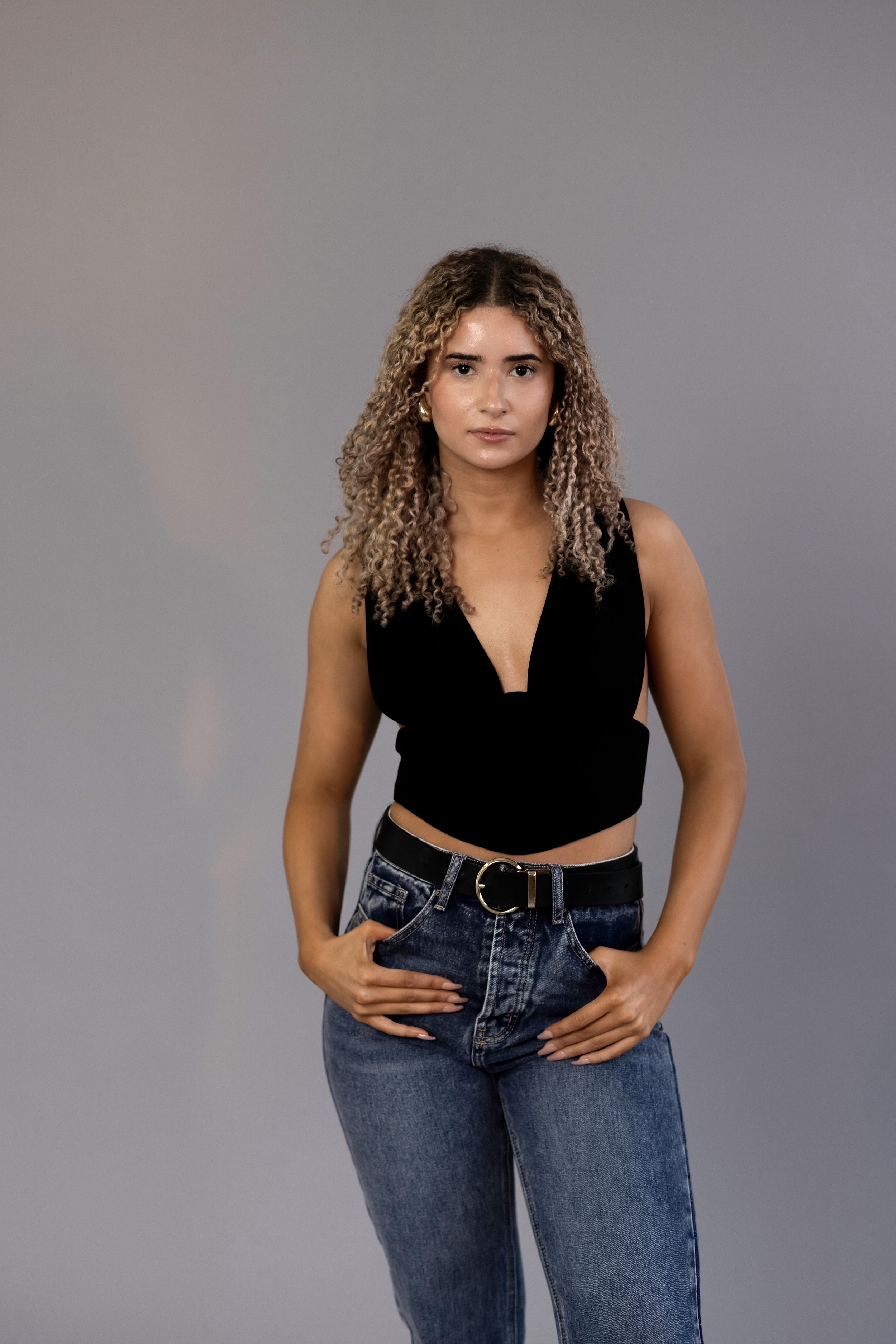 Facetune_05-12-2023-21-30-00.jpg