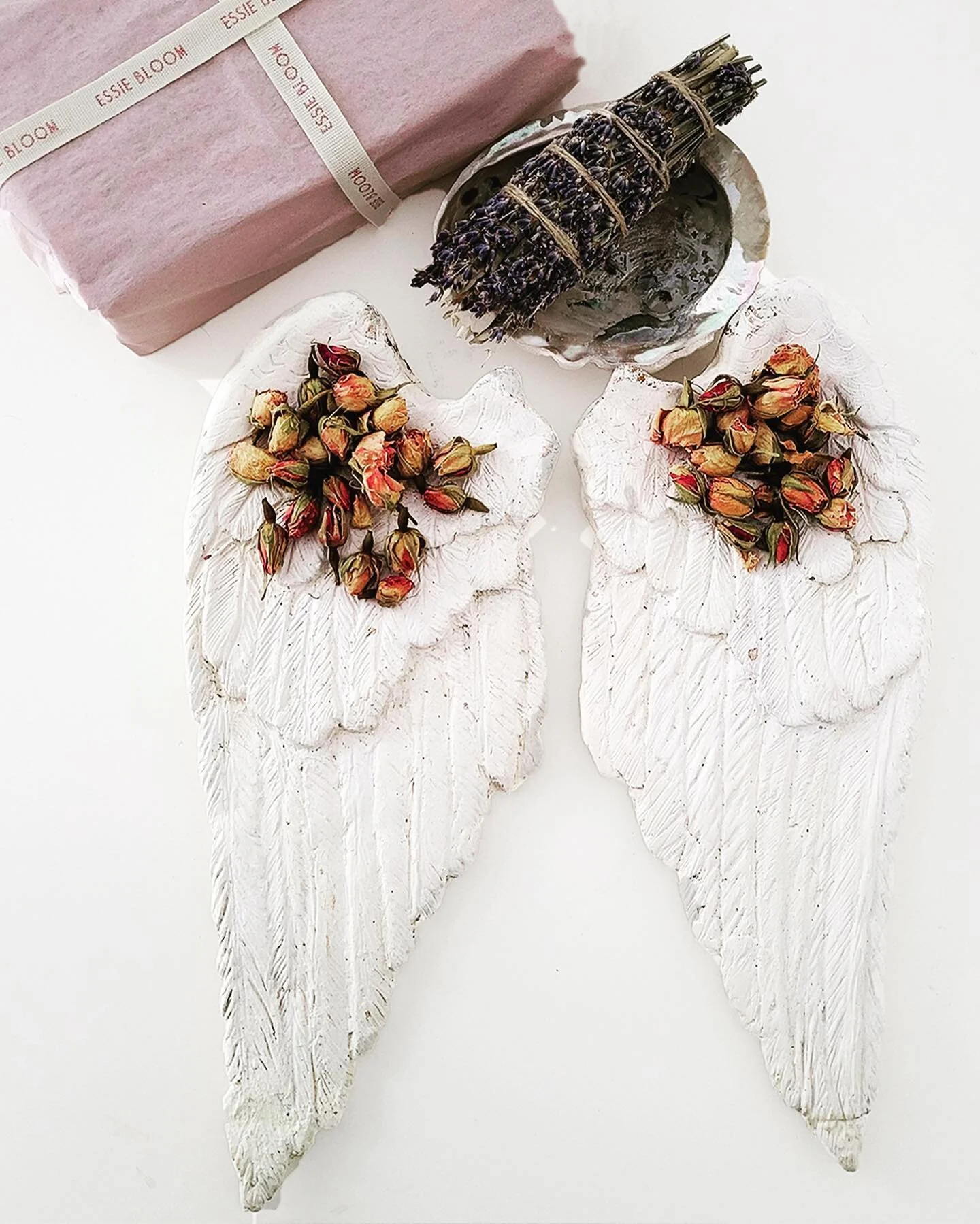 Adorn your wall with our vintage styled angel wings. 
Handcrafted in Jesmonite and beautifully detailed. 

#angelwings #angeldecor #angelornament #angelproducts #walldecoration #originalgifts #handmadeangelwings