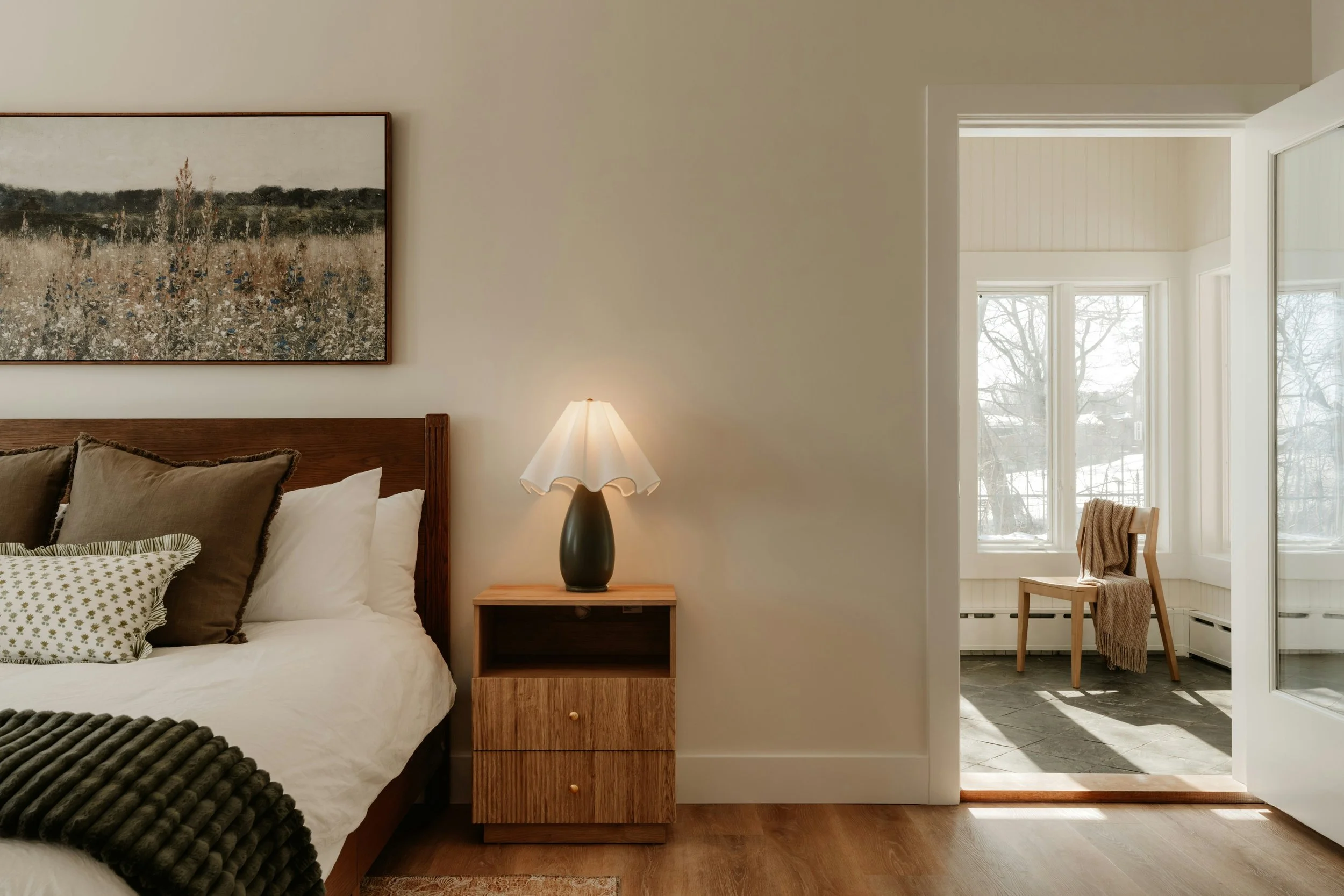 Sunrise Alarm vs. SAD Lamp: Which One Should You Use for Winter Blues?