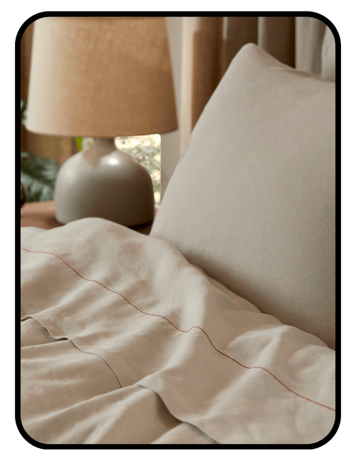 Parachute OEKO-TEX linen-TENCEL blend pillowcases in white