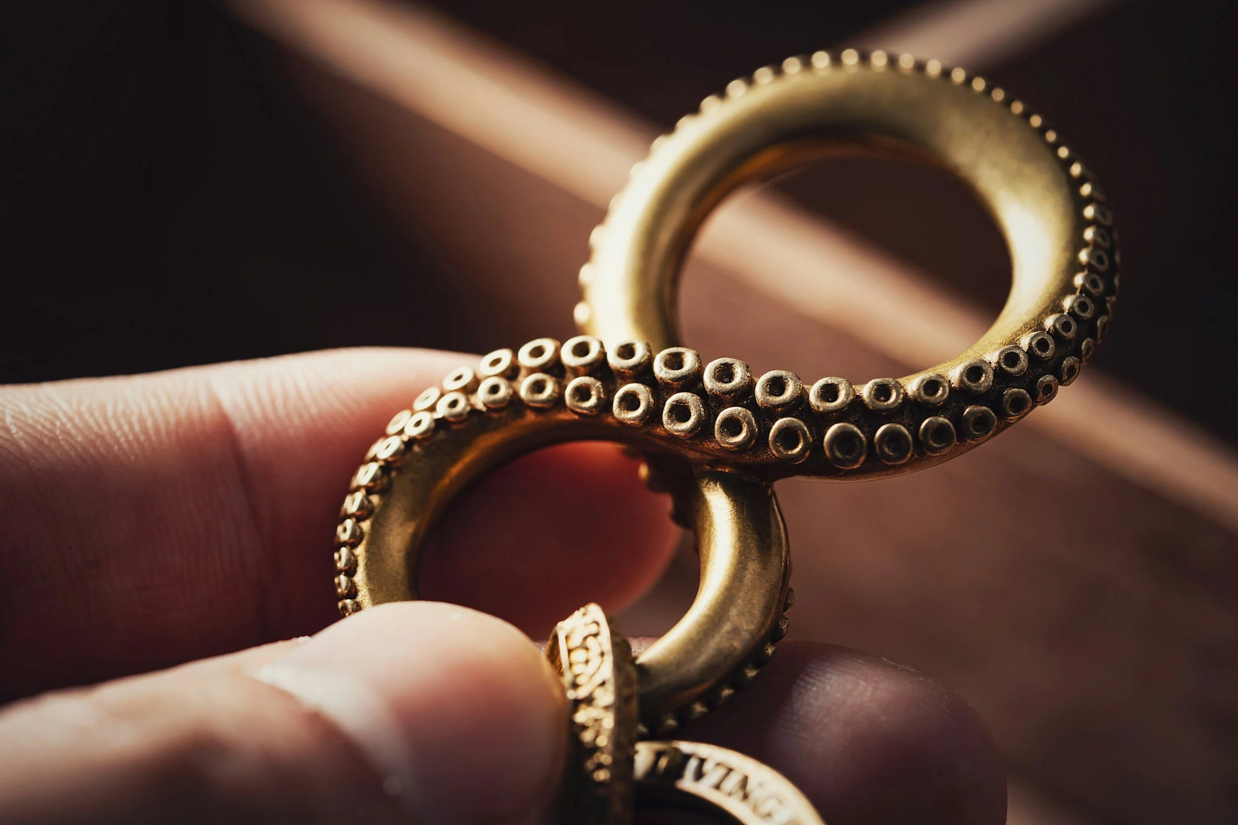 Annuity Decoder Ring: Your Key to Safe Growth and Guaranteed Income 🔐
