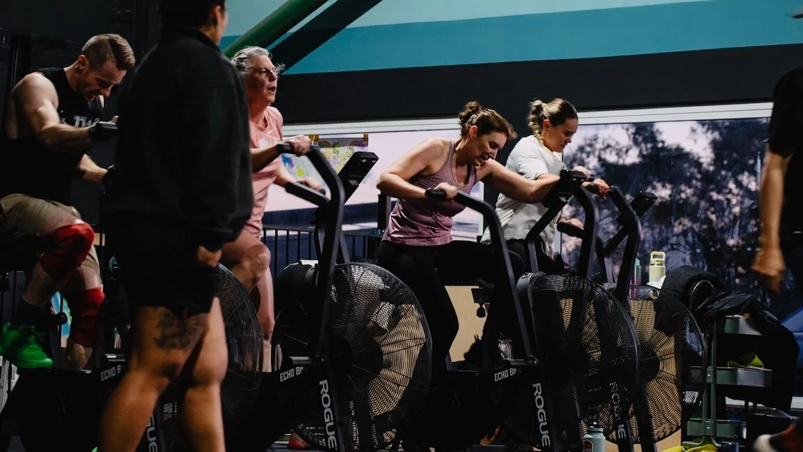 Postcards from today 😎✌️

See workout below 👇 

For time:
200m Run
15 CTB
200m Run
15 CTB
50/40cal Echo Bike
15 CTB
200m Run
15 CTB
200m Run
14min cap

#pictoncrossfit #gymcontent #crossfit