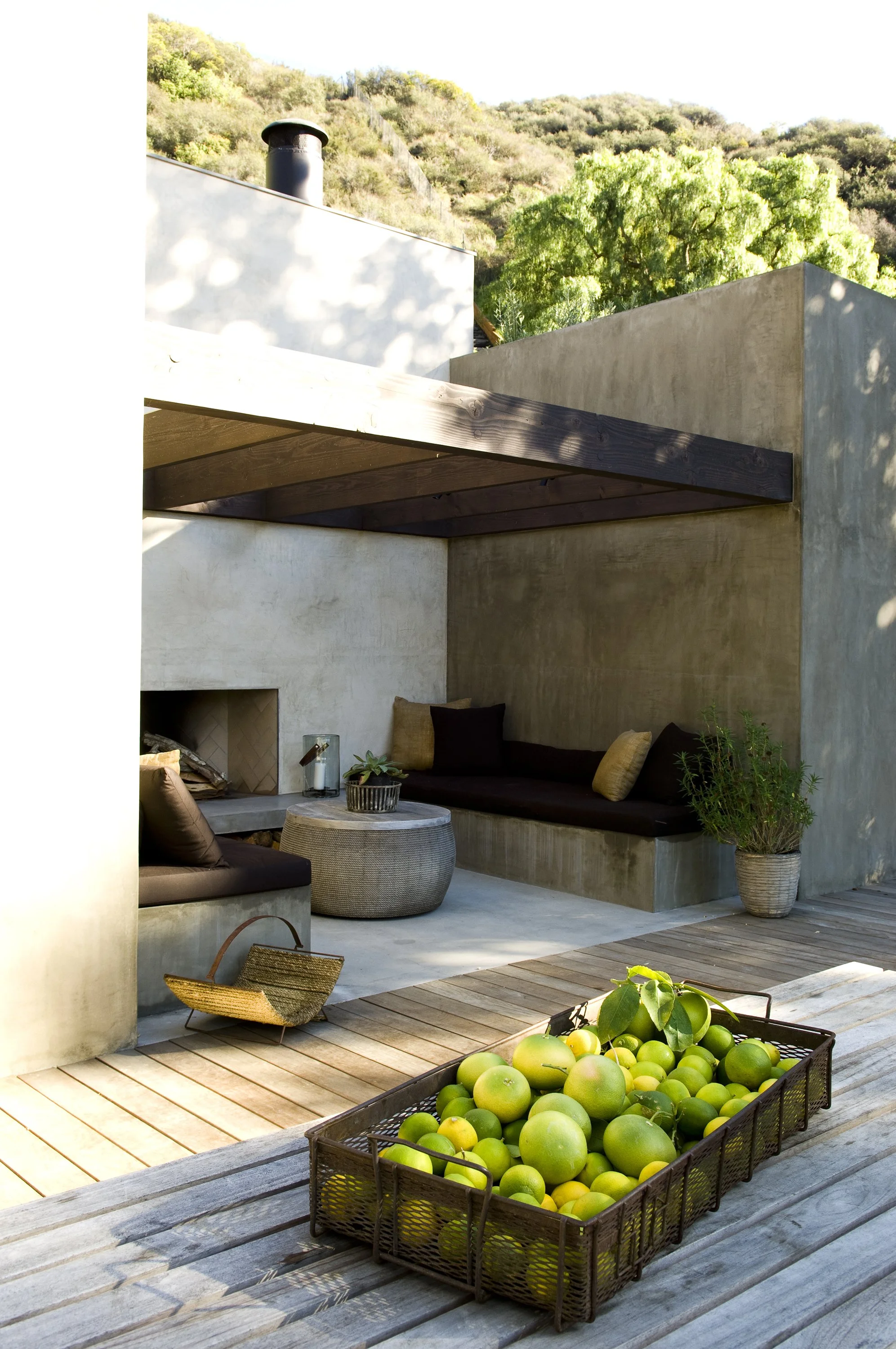 Serra_Outdoorliving3Sm.jpg