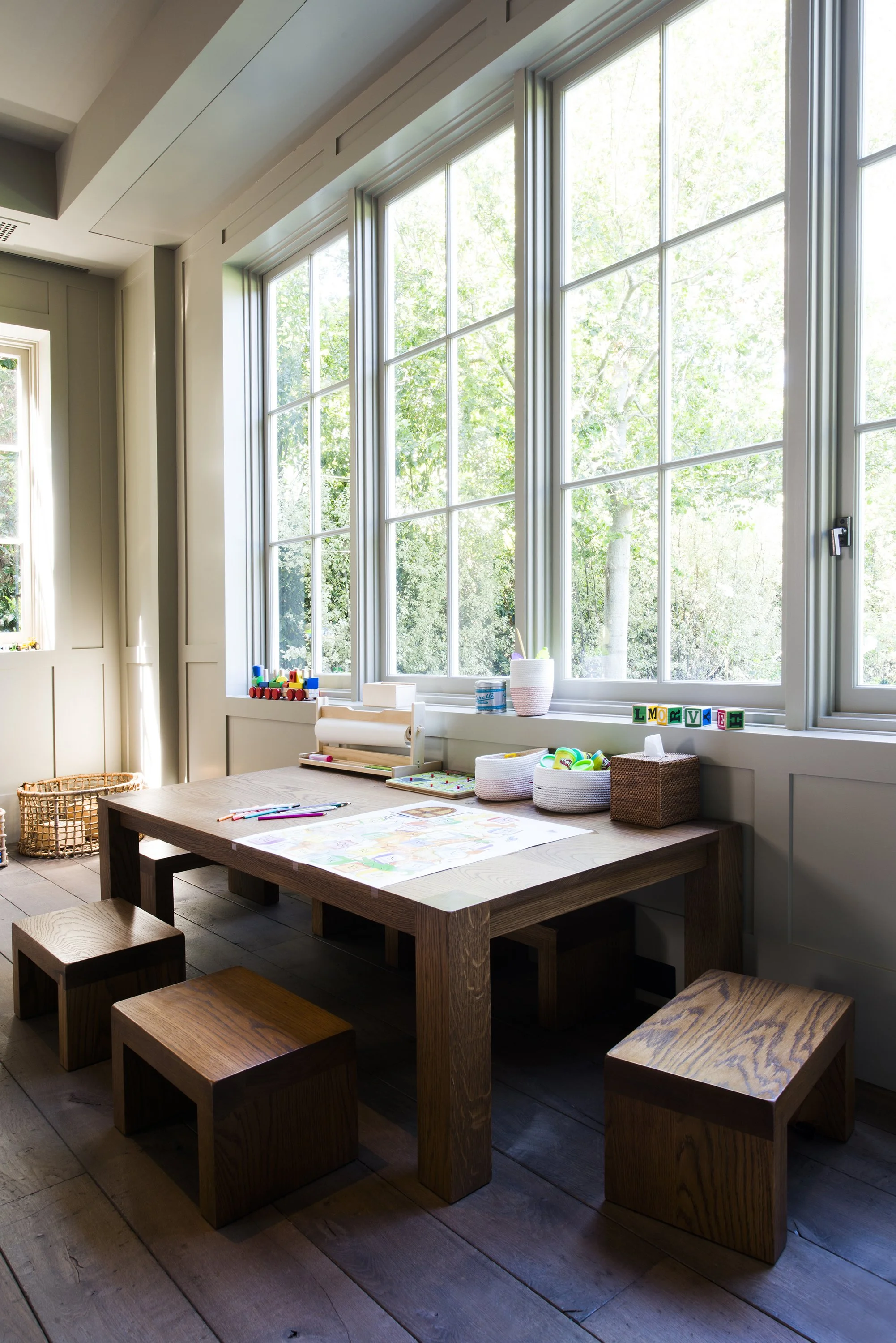 Familyroom_03sm.jpg