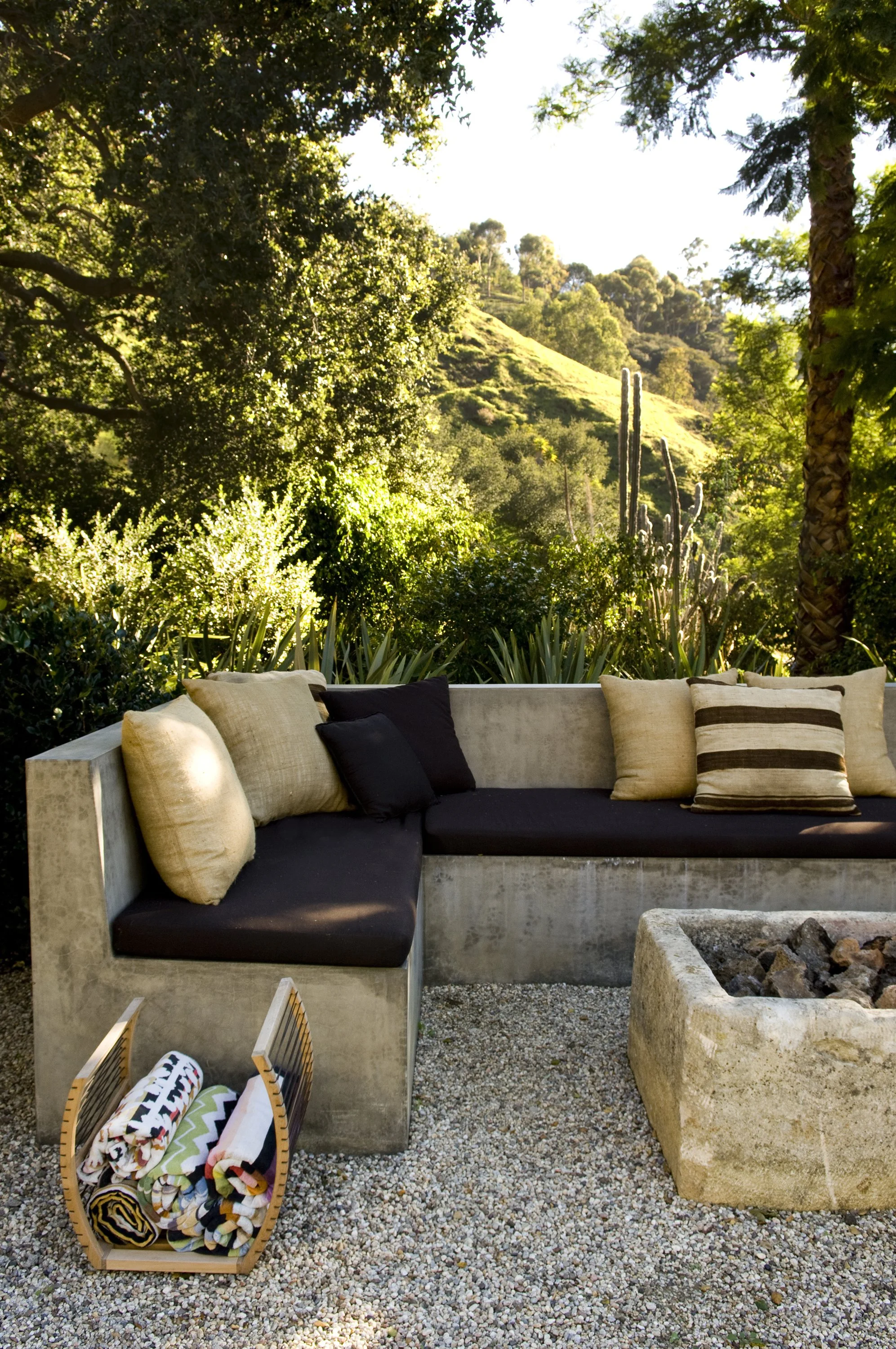 Serra_firepit_01Sm.jpg