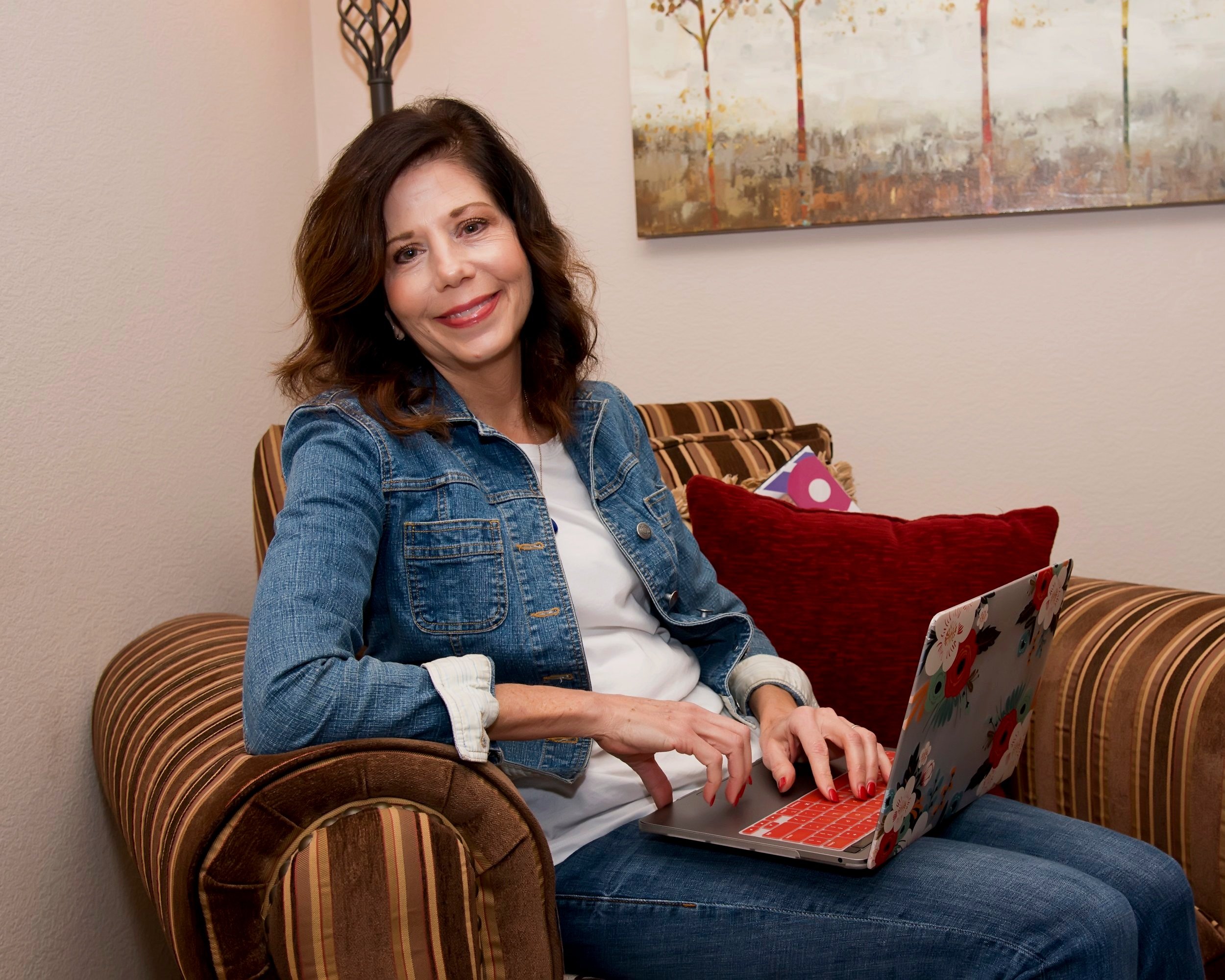 Lynda-Malka+%28Mindset+Coach%29+-+at+work.jpg