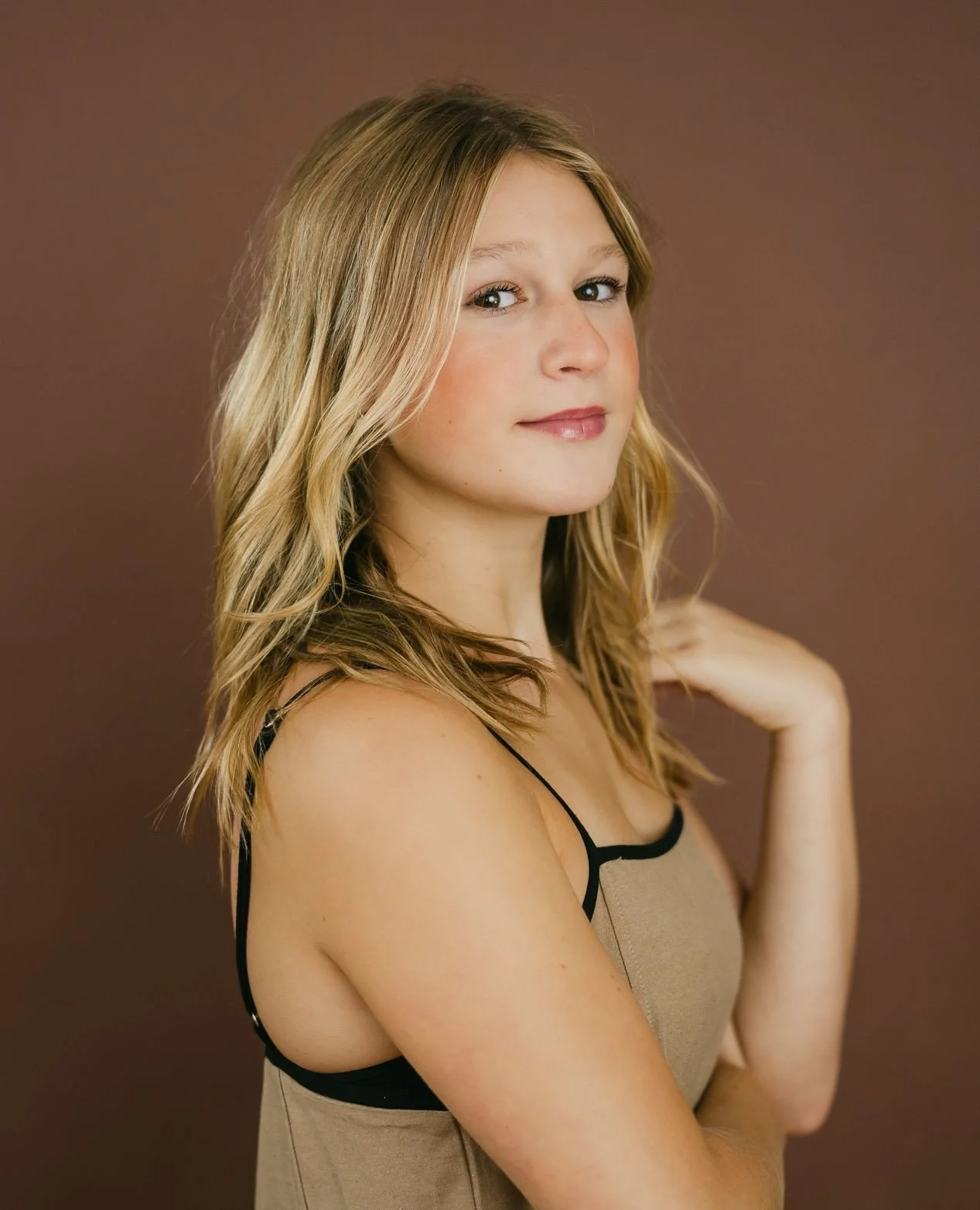 Watching the kids of my friends grow up and book headshots with me is a WILD thing! Amelia, you are a force and I'm so excited to watch you pursue your passion. 💕 @the.millsthomas⁠
⁠
⁠#blufftonheadshots #blufftonheadshotstudio #hiltonheadheadshotstu