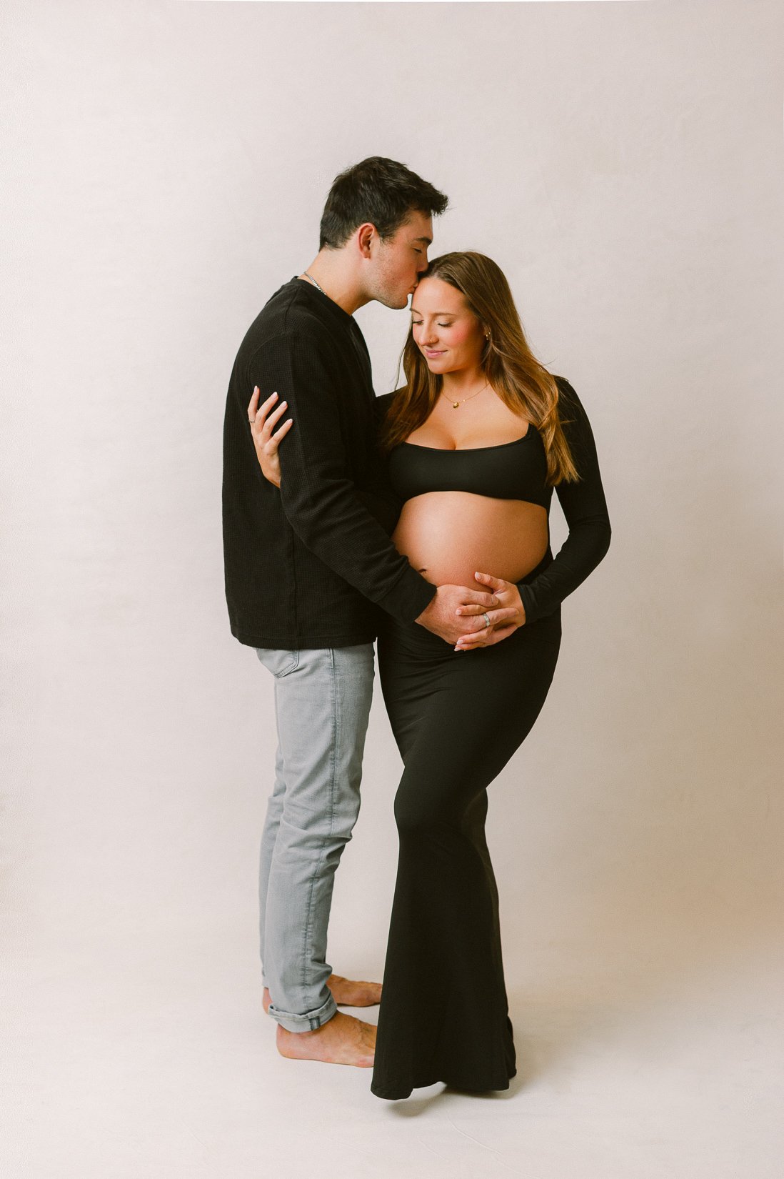 What Should I Wear to My Maternity Photoshoot? - Morning Light