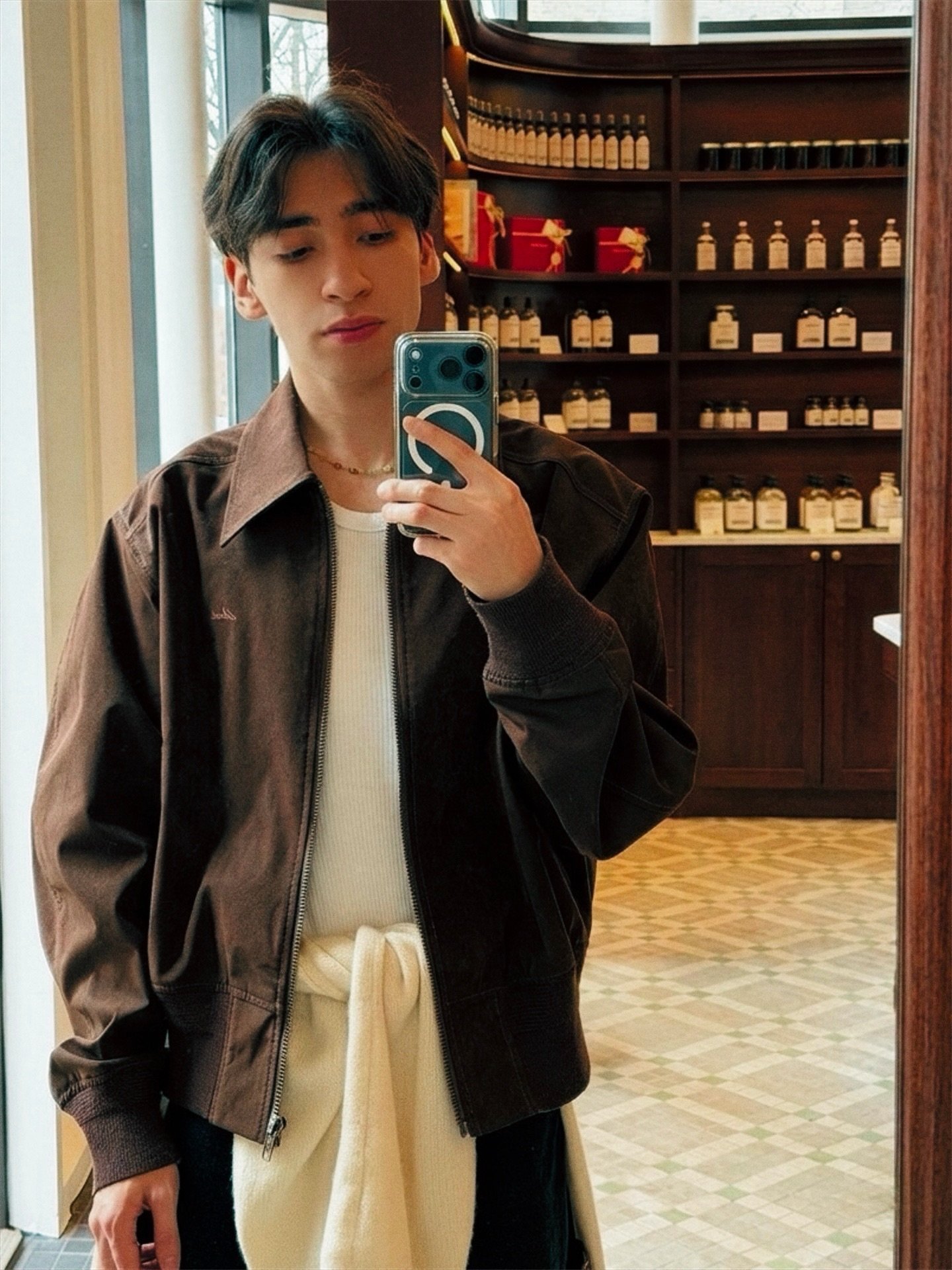 what do you think my signature scent would be???

#mlm #wasian #asian #nyc