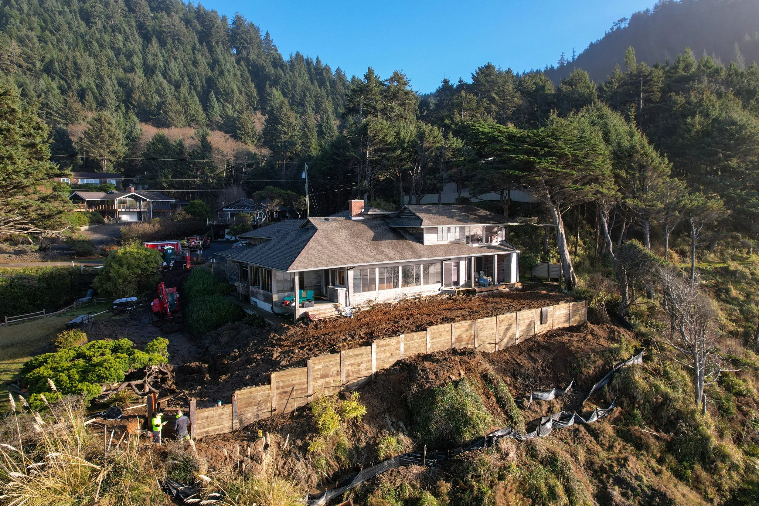 Steel H beam and wood lagging retaining wall