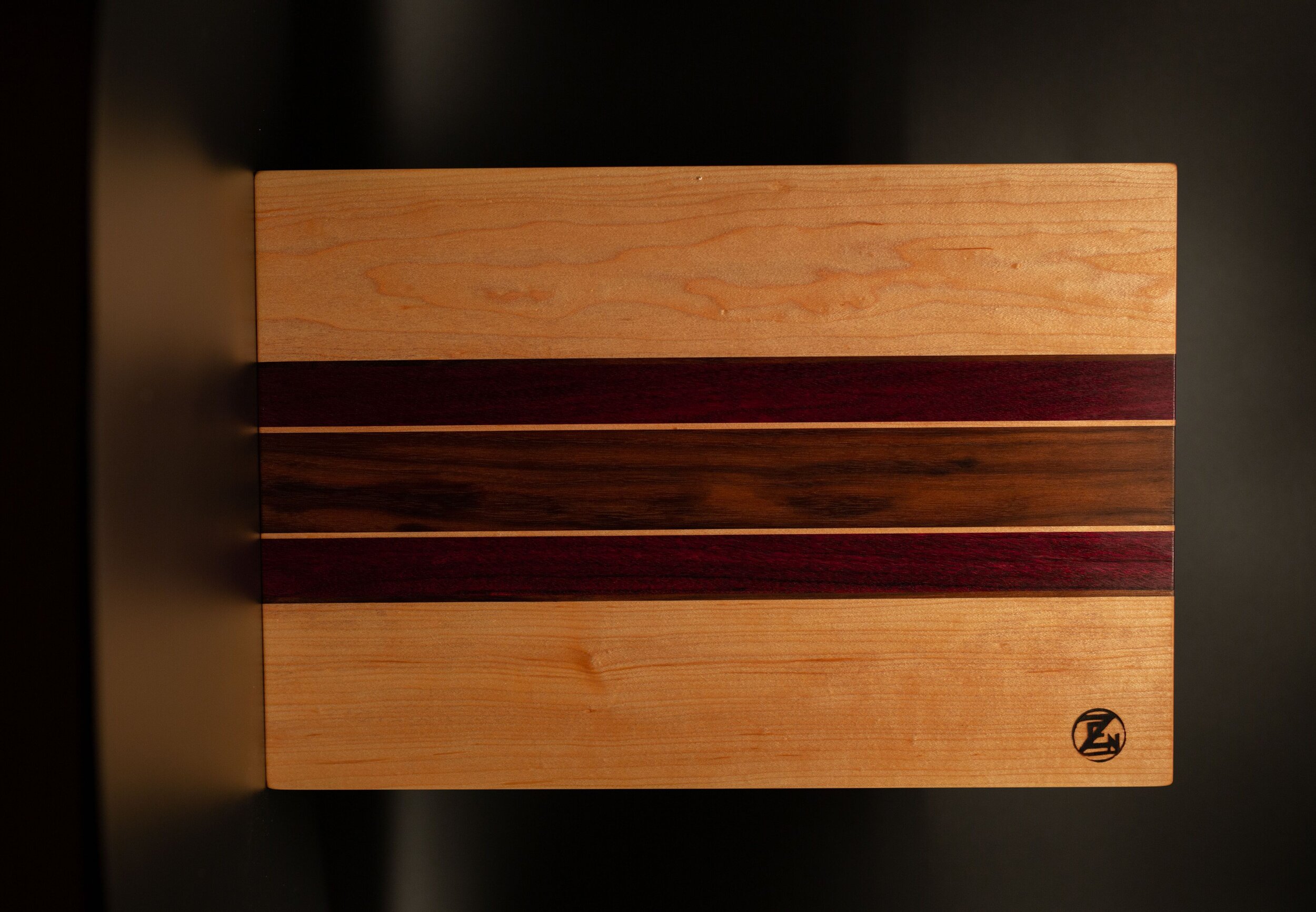 Thin Stripe Cutting Board Design 2