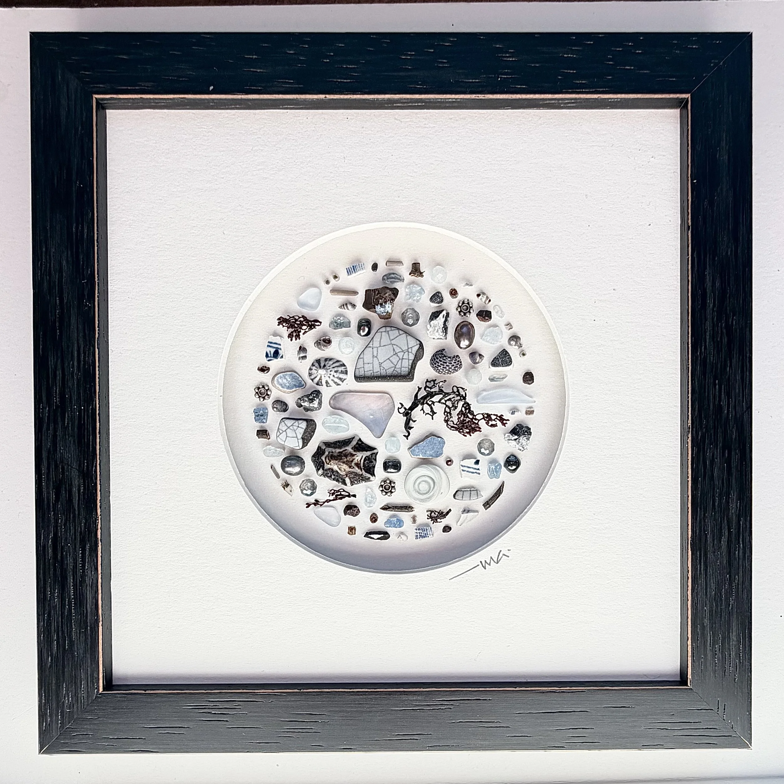 Exhibition M “Black Pearls + Blue Tones”