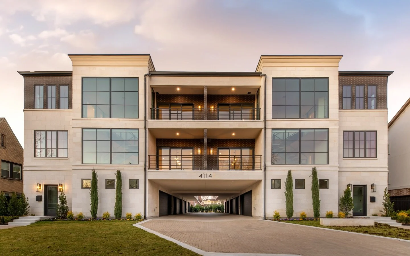 Just wrapped up this beautiful townhome project and it turned out even better than we imagined. Such a fun build from start to finish, and the inside is even better than the exterior lets on.
Huge thanks to everyone who helped bring this one to life.