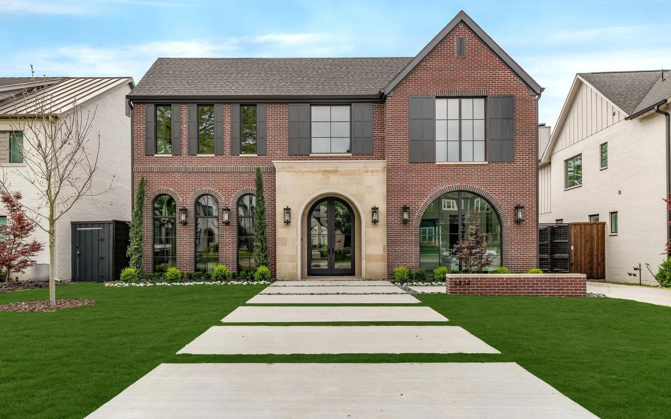 Now officially For Sale today in Lakewood on the sought-after street of Northridge.
DM for details or come see it in person at our Open House this Sunday. 

*Make sure and swipe to the end for the master bath!*

#luxuryhome #lifestyle #stainbackconst