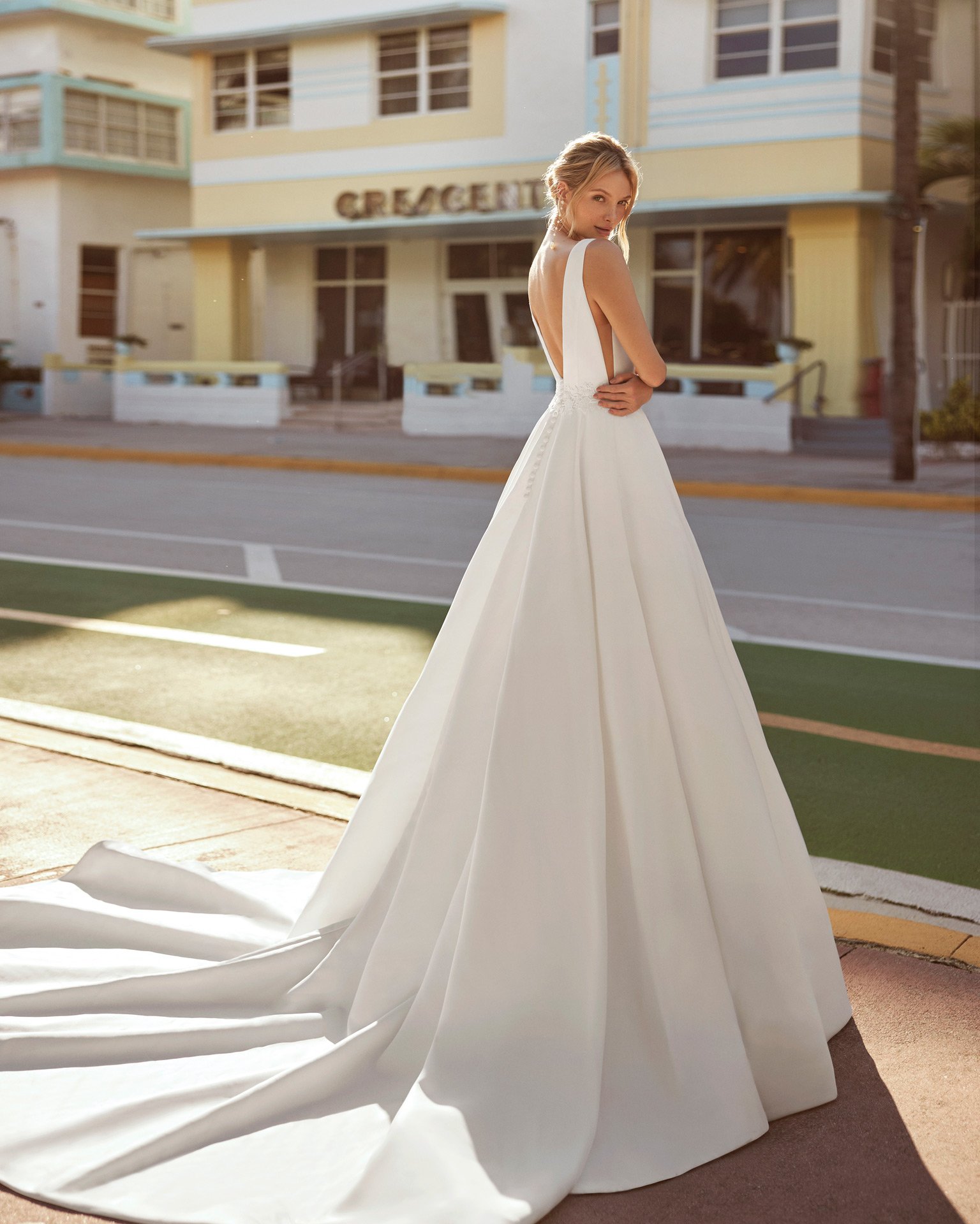 8S43_CLEO_LUNA_NOVIAS_2.jpg