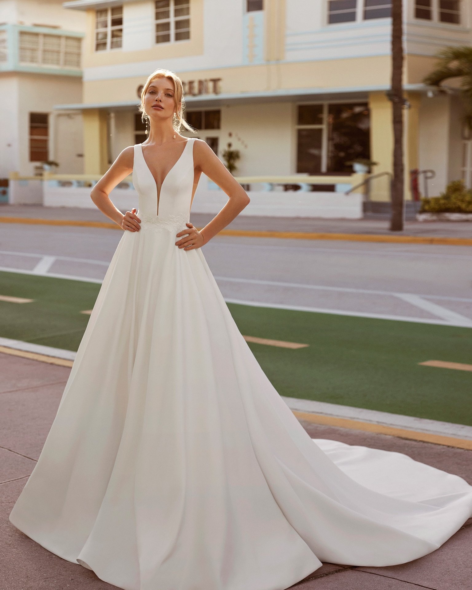 8S43_CLEO_LUNA_NOVIAS_3.jpg