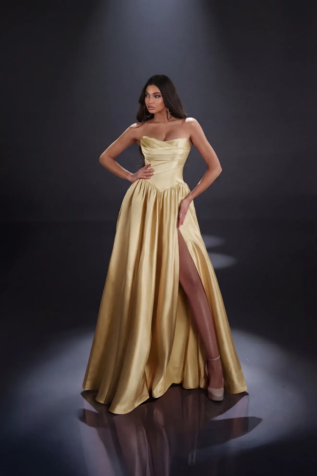 NC4083-LIGHT-GOLD-1320x1980.webp