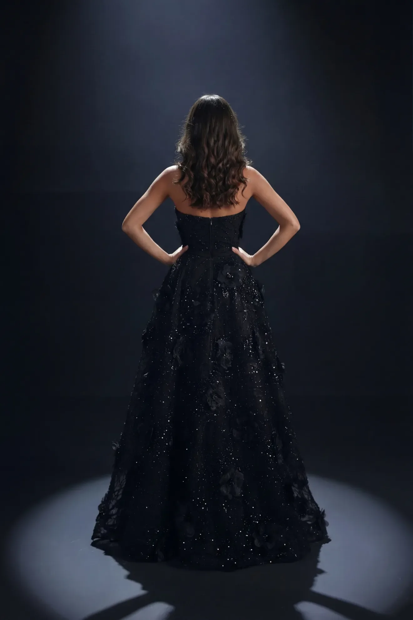 NC4034-BLACK-4-1320x1980.webp