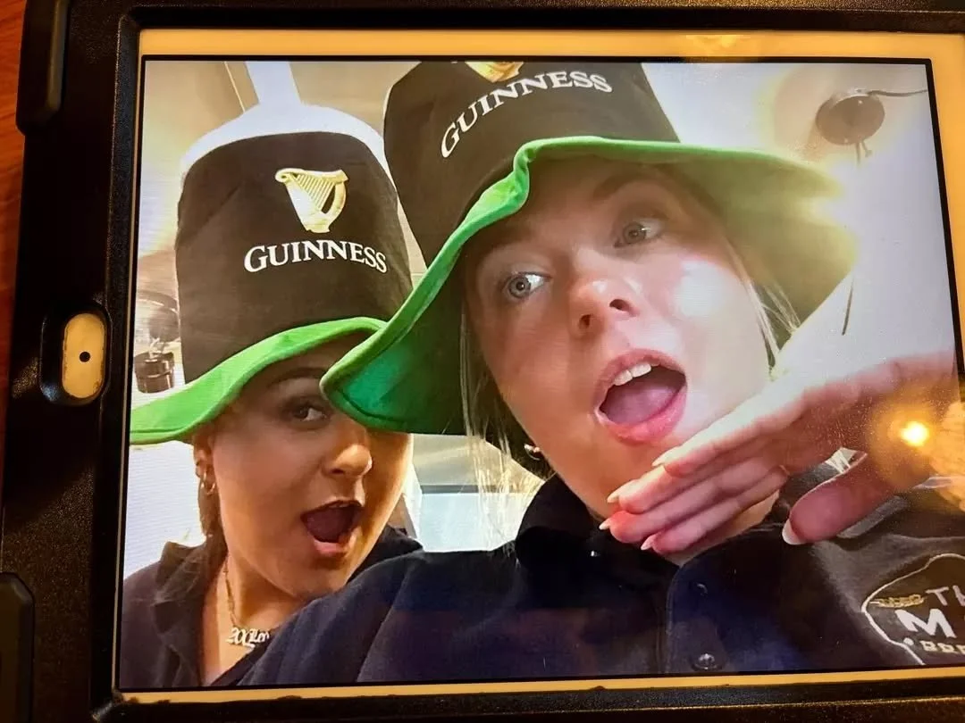 Friday got us feeling great!&nbsp;
And why wouldn't we with some of the great deals with got tonight!!&nbsp;
Check them out😆 

🥃&nbsp;2-4-7 shots&nbsp;
🍹&nbsp;2-4-12 cocktails
🥂&nbsp;&pound;20 bottle of Prosecco&nbsp;
🍕&nbsp;Late night pizza
🕺&