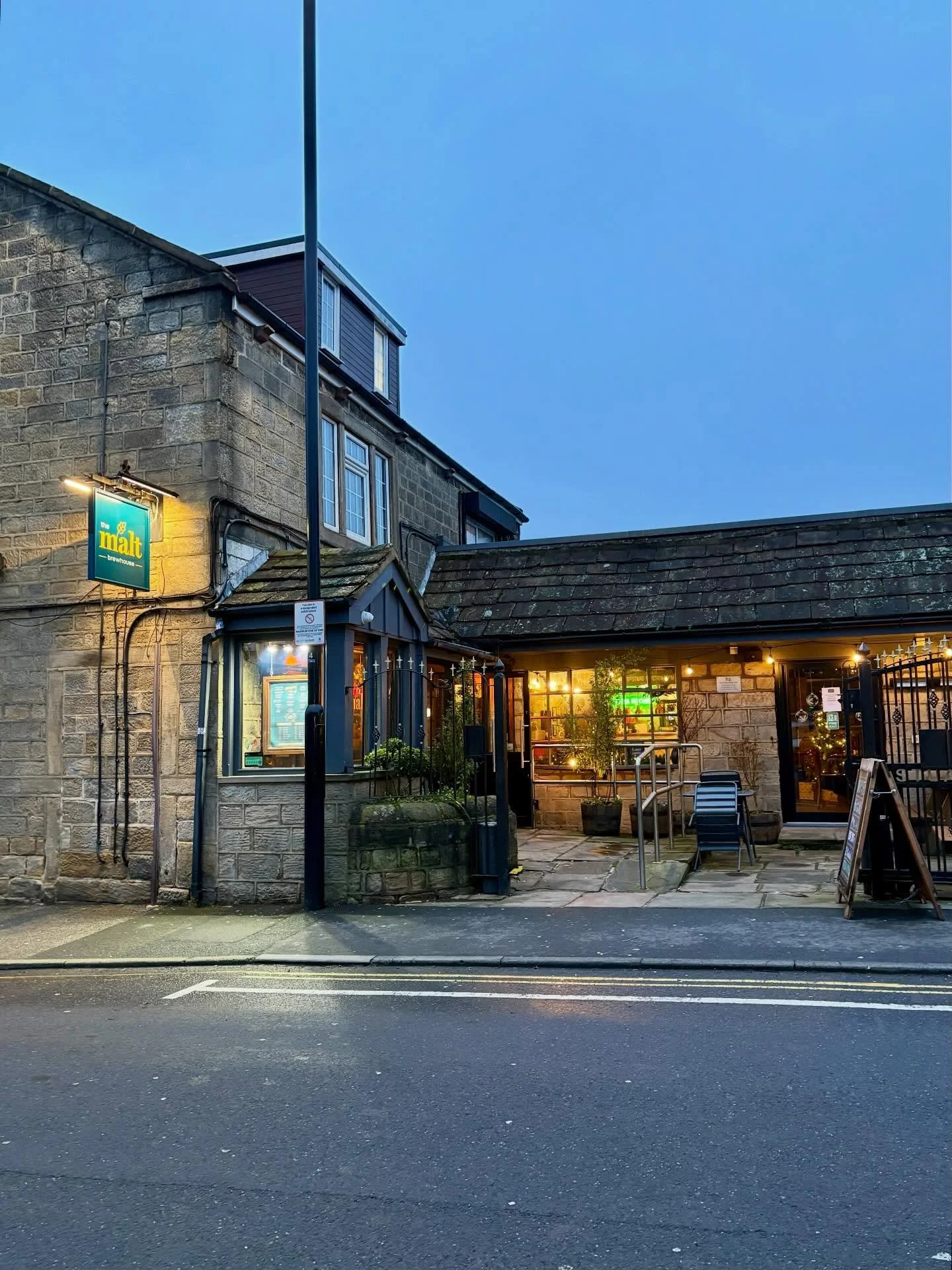 Cosy vibes are set ✅
All we need? Some customers to help set the mood! 🫶🏼
Join us throughout the Christmas holidays, with a new opening time of 12pm everyday! 🤩
Grab your gang, grab a pint and some food and enjoy a cozy day Malt style! 😎😊