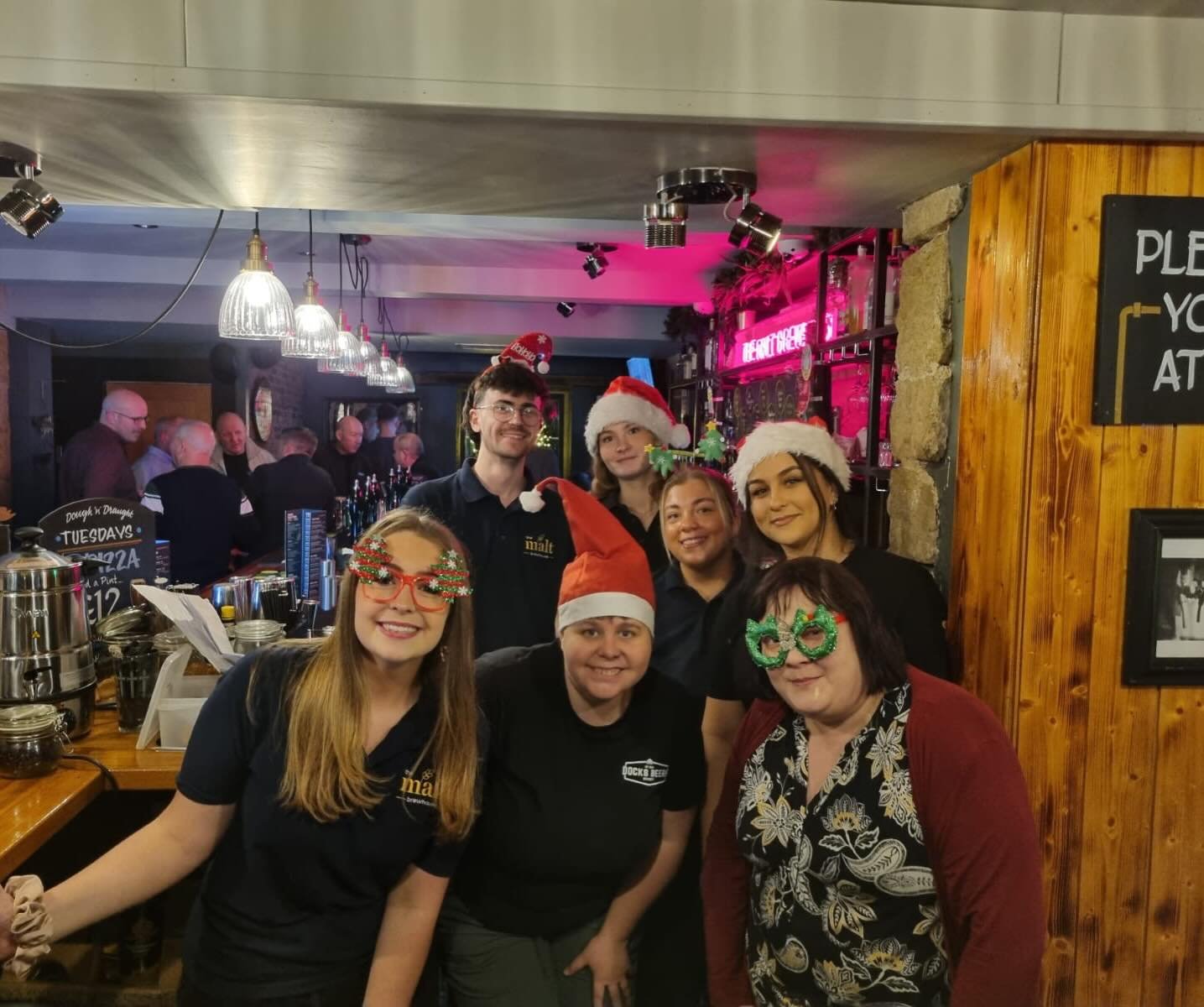 Merry Christmas from us at the Malt!!! 🎅🏻
We hope everyone has a lovely and festive day, filling themselves up on Buck&rsquo;s Fizz and pigs in blankets! 🥂
Our celebrations carry on tomorrow, we&rsquo;re back open from 12pm and open until late! 💃