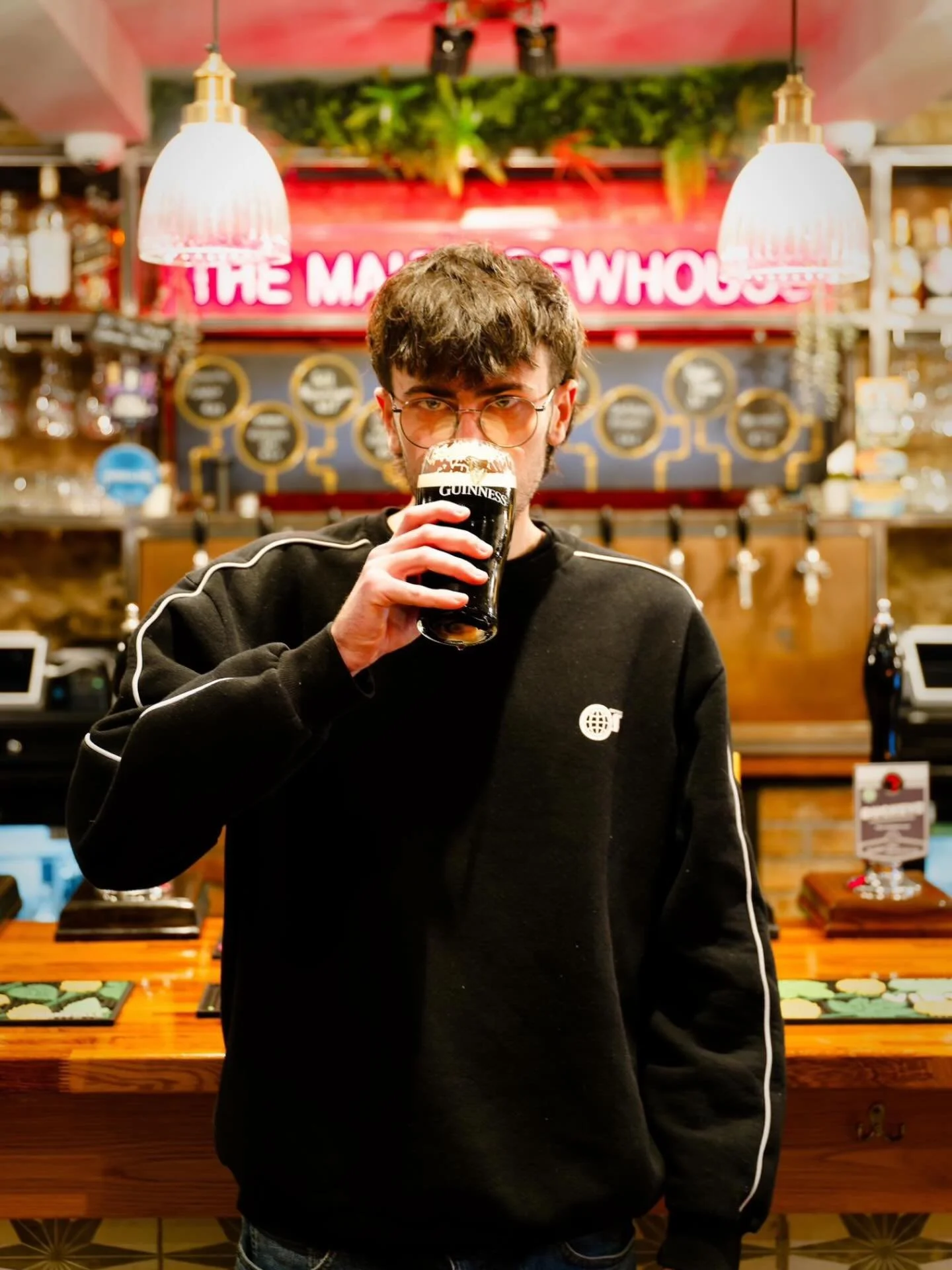 Time to get your Saturday kicked off right! 🤩🏈
Join us from 2:10pm for the England 🏴󠁧󠁢󠁥󠁮󠁧󠁿vs Ireland 🇮🇪 game! 
Grab your team and your 6 nations pint and let&rsquo;s get this rugby party started!! 🏉
What is your score prediction? 🤔