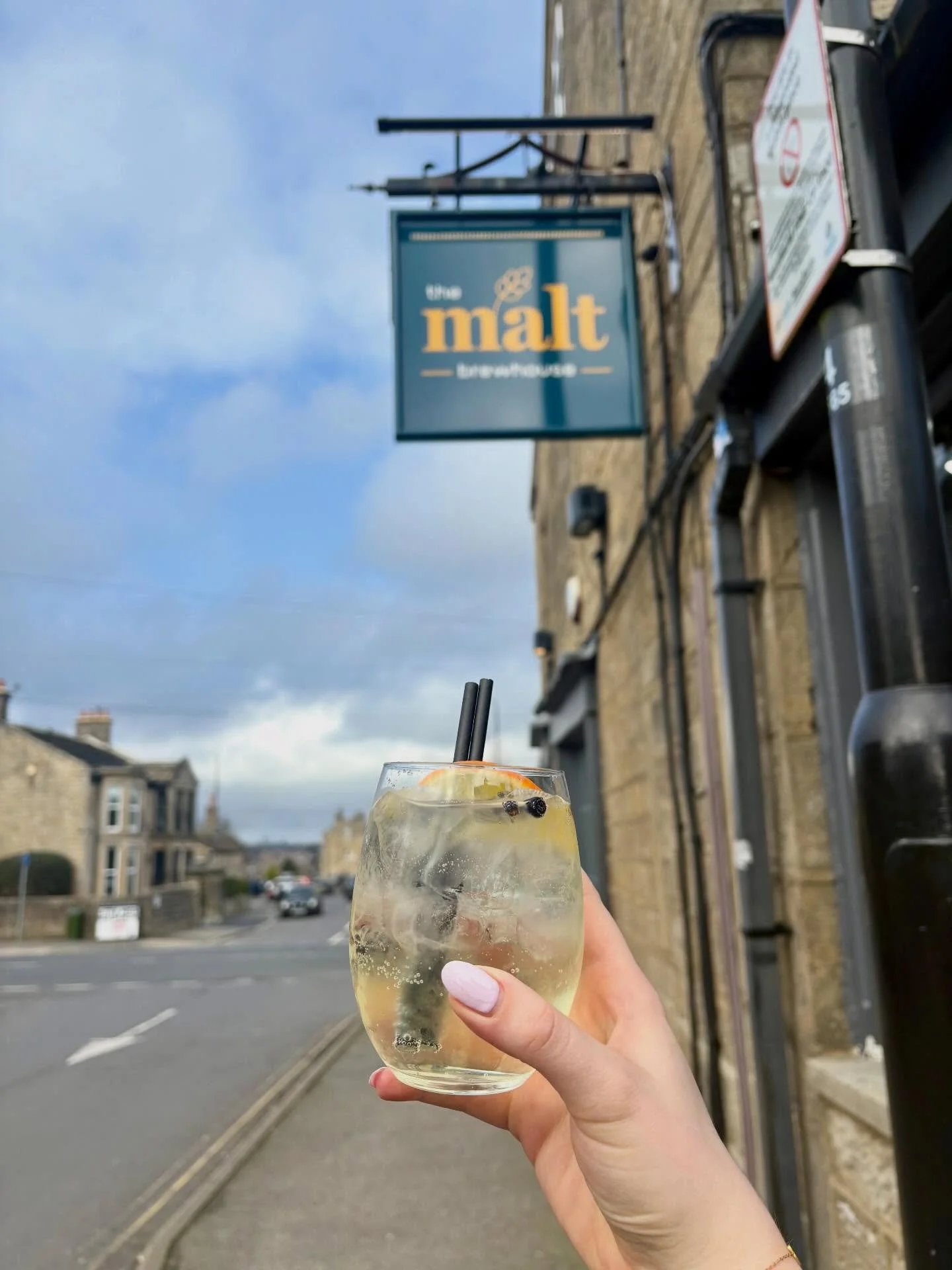 Celebrate mum&rsquo;s this Mother&rsquo;s Day with a free gin and tonic tomorrow! 💓🌸
Bring mum in tomorrow and choose from one of our selected gins with a mixer of your choice! 
Cheers to all the incredible mums out there! This one&rsquo;s for you 