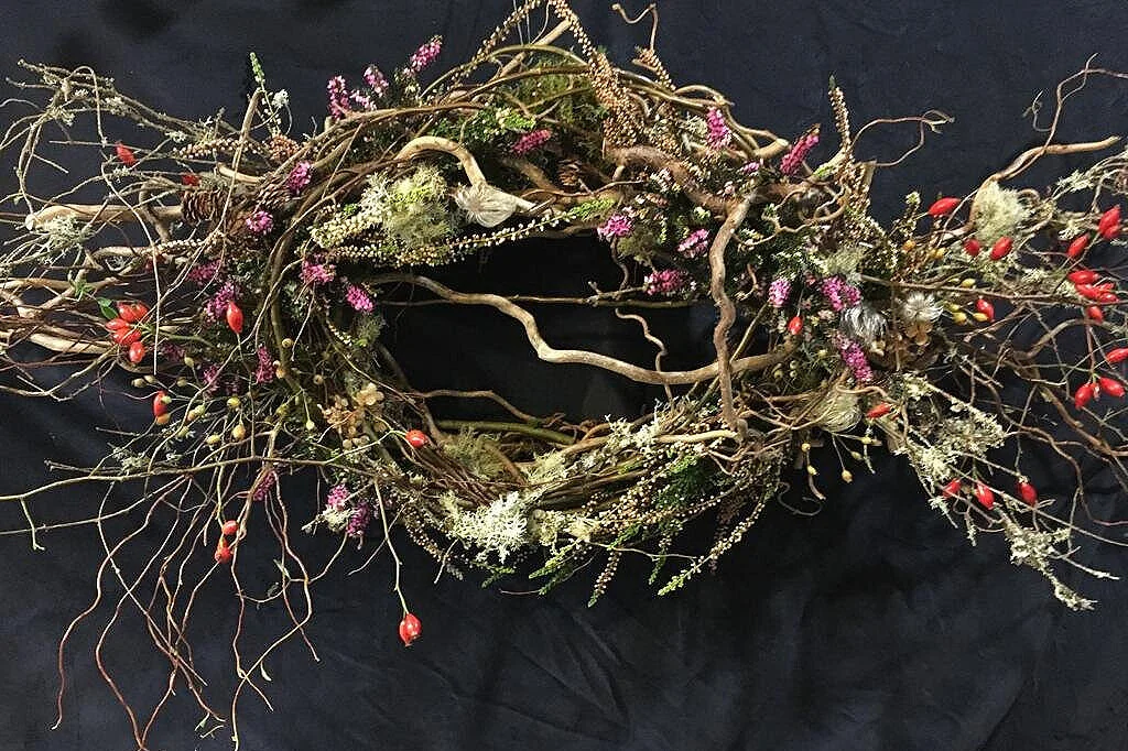 hedgerow casket topper